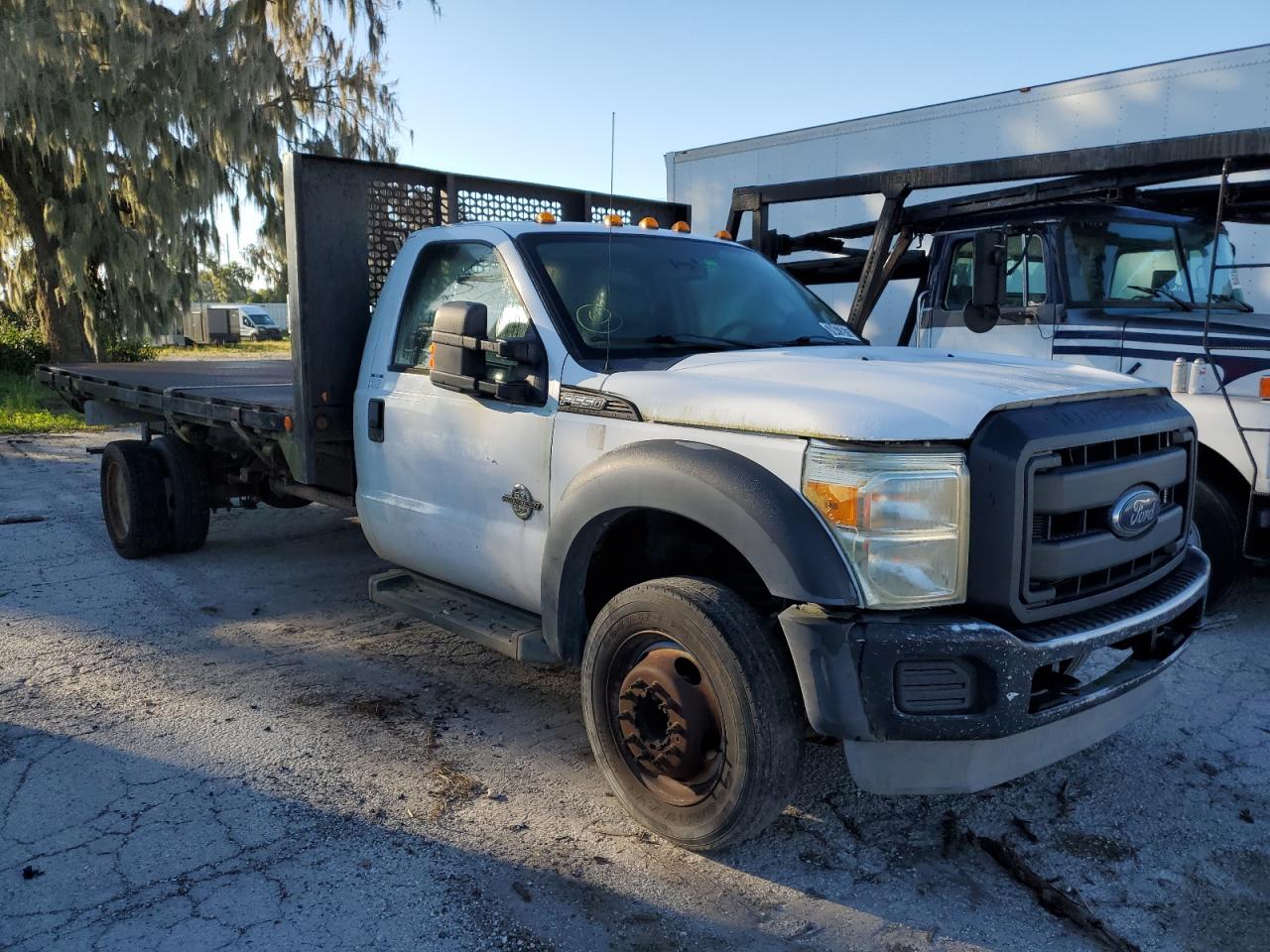 Photo 3 VIN: 1FDUF5GT9DEA13752 - FORD F550 