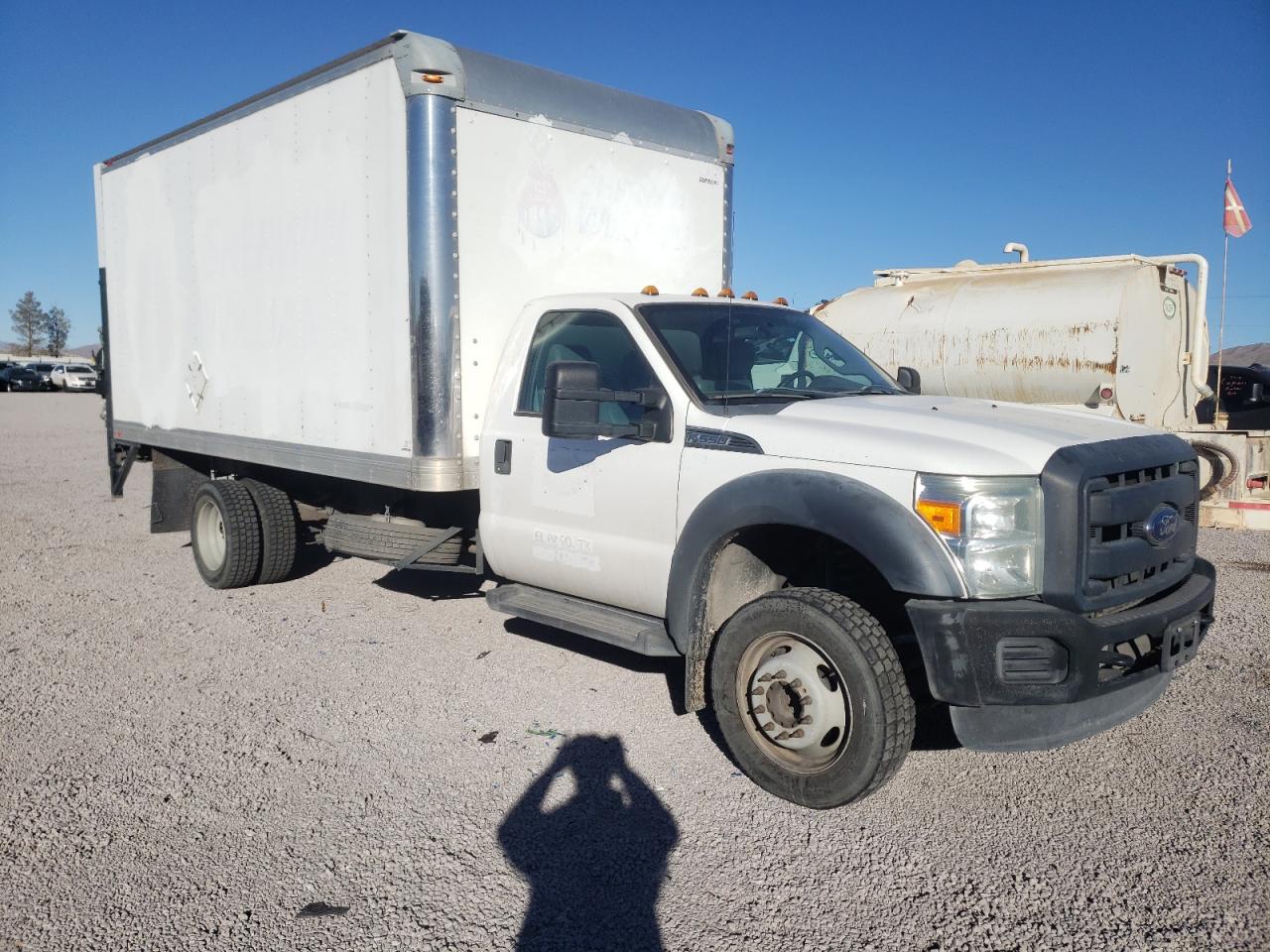 Photo 3 VIN: 1FDUF5GY9FEC90044 - FORD F550 