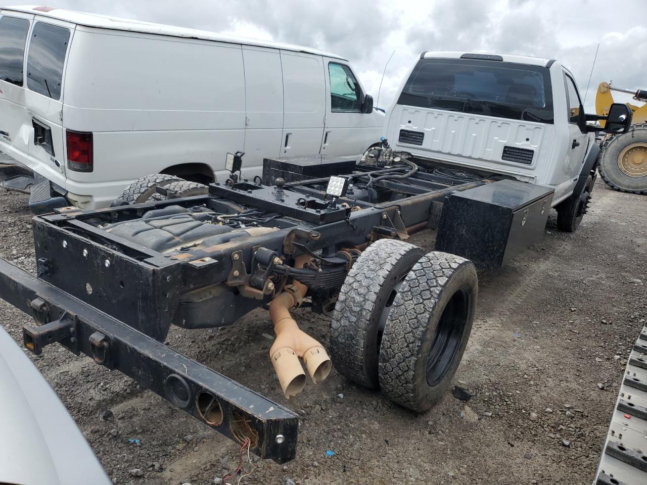 Photo 3 VIN: 1FDUF5HT0KDA02429 - FORD F550 