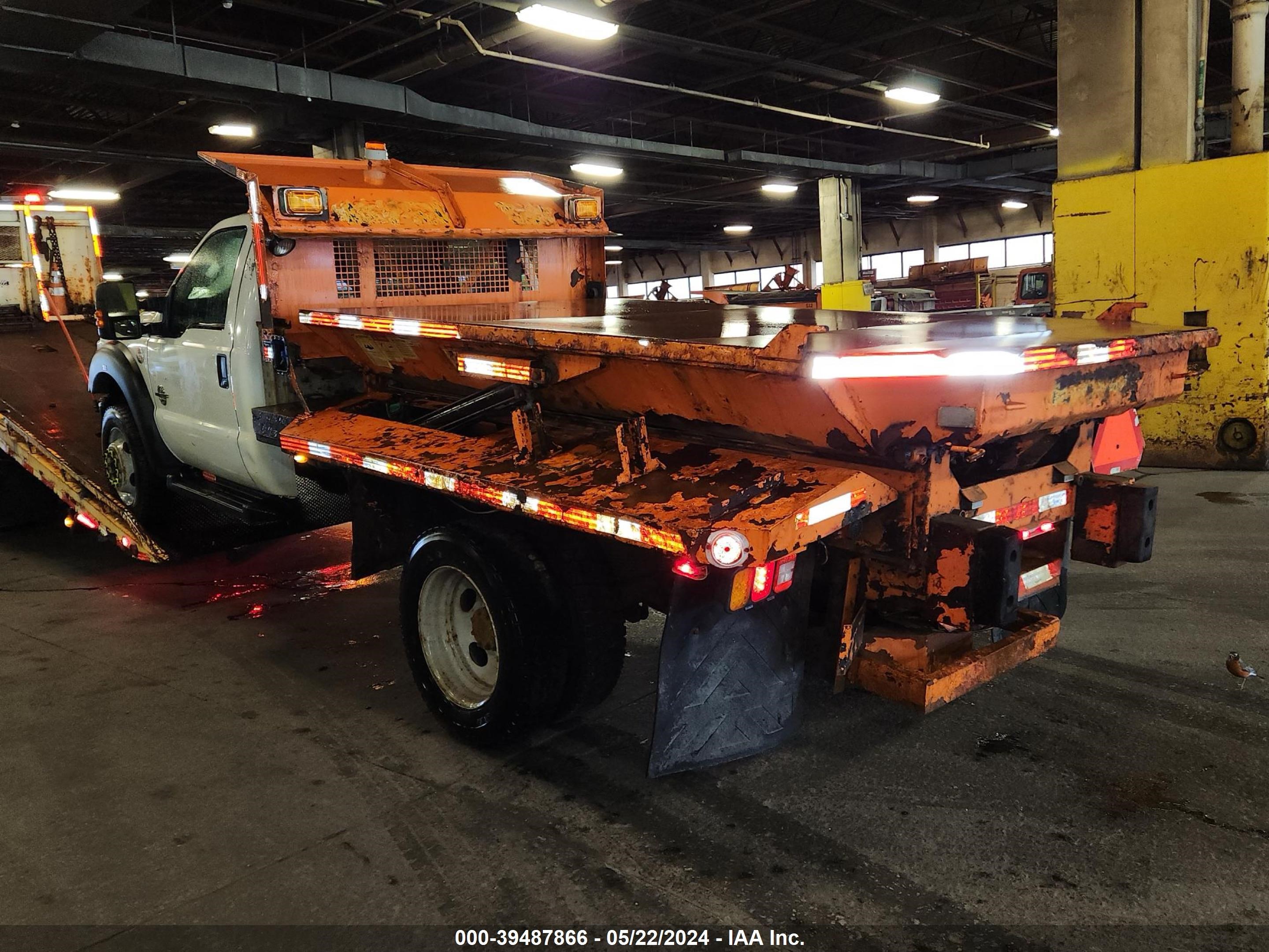 Photo 2 VIN: 1FDUF5HT2BEA37483 - FORD F550 