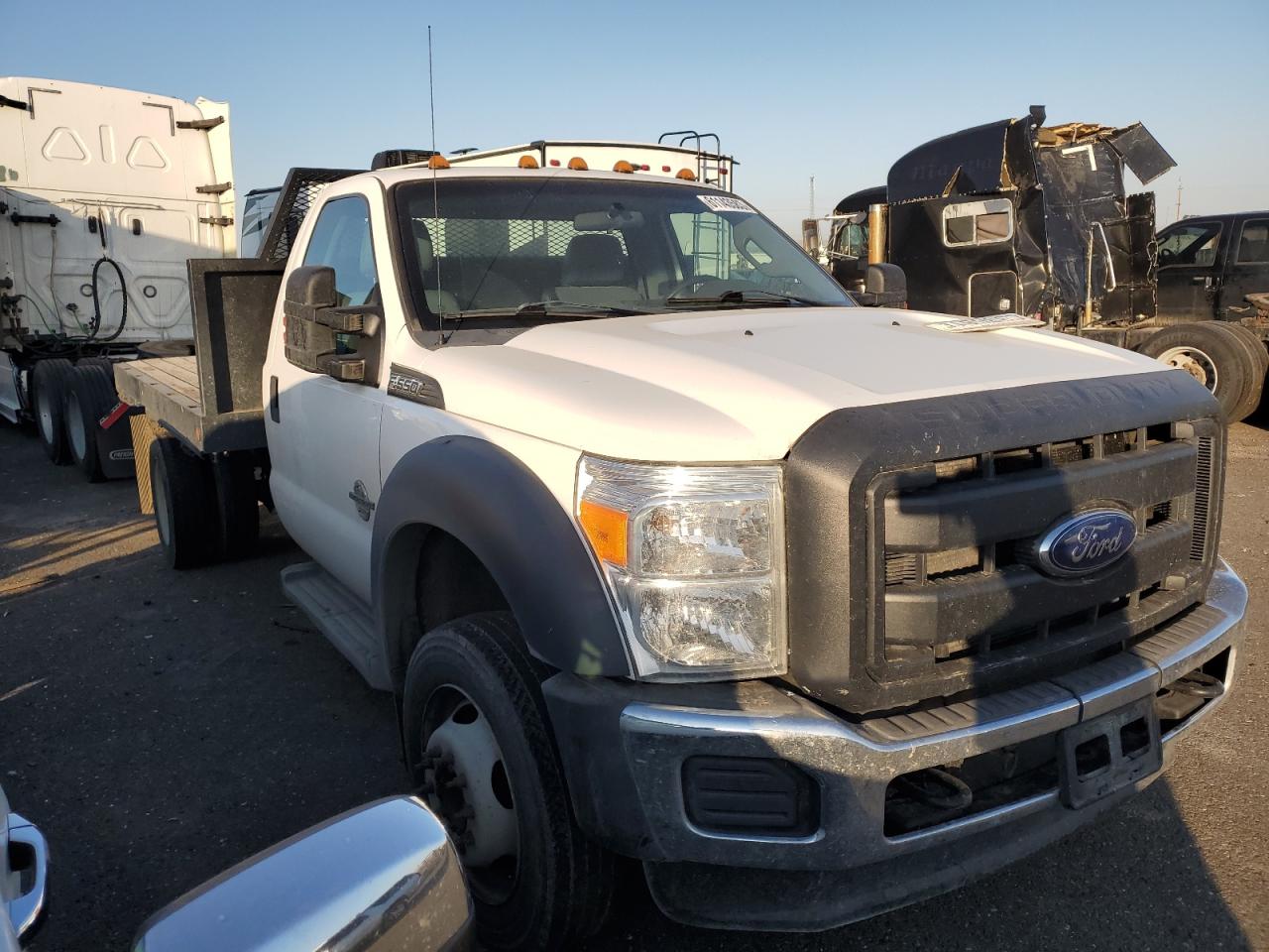 Photo 3 VIN: 1FDUF5HT8GEB87461 - FORD F550 