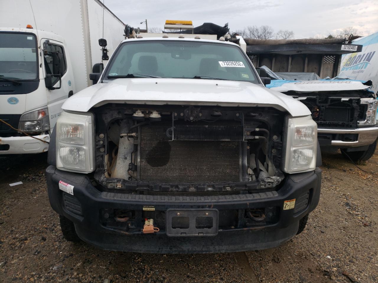 Photo 4 VIN: 1FDUF5HY7GEB70355 - FORD F550 