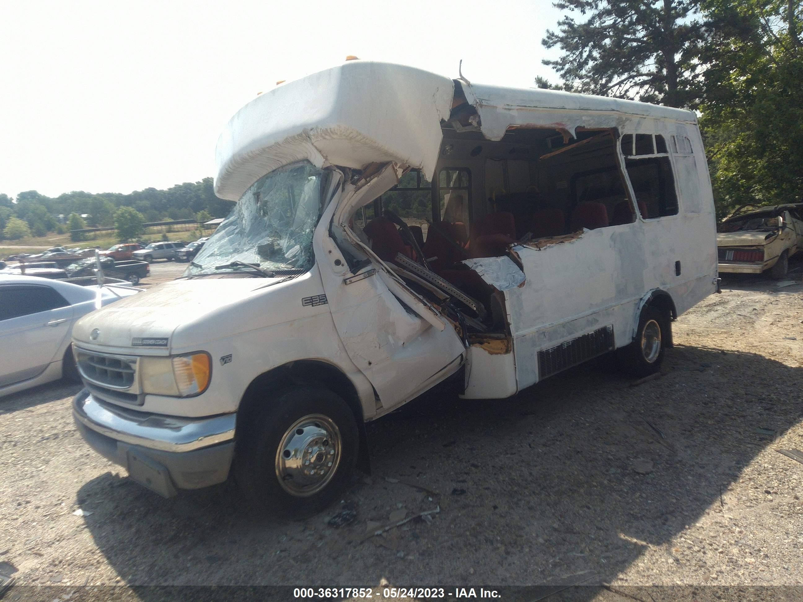 Photo 1 VIN: 1FDWE30S0XHC05128 - FORD ECONOLINE 