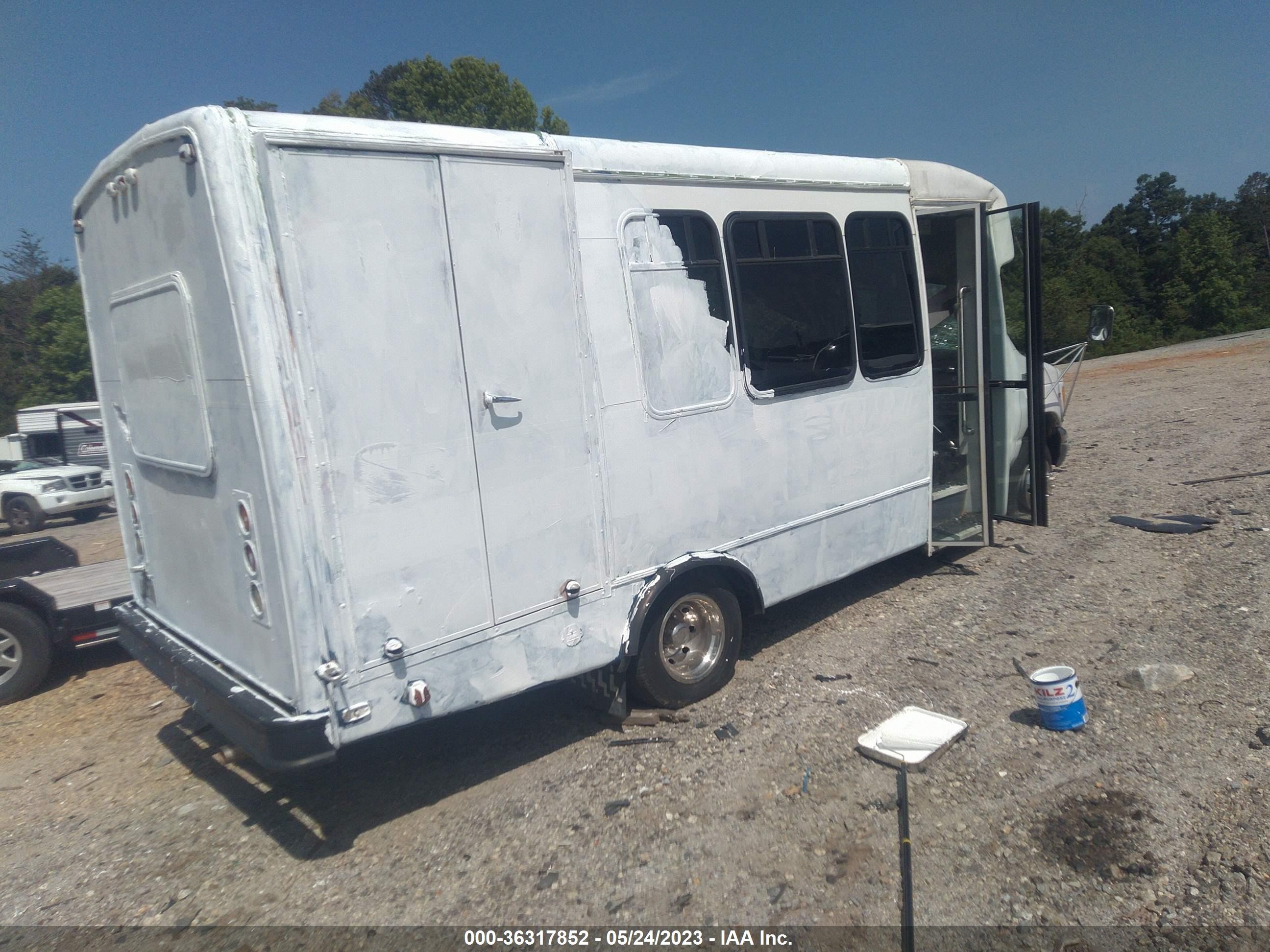 Photo 3 VIN: 1FDWE30S0XHC05128 - FORD ECONOLINE 