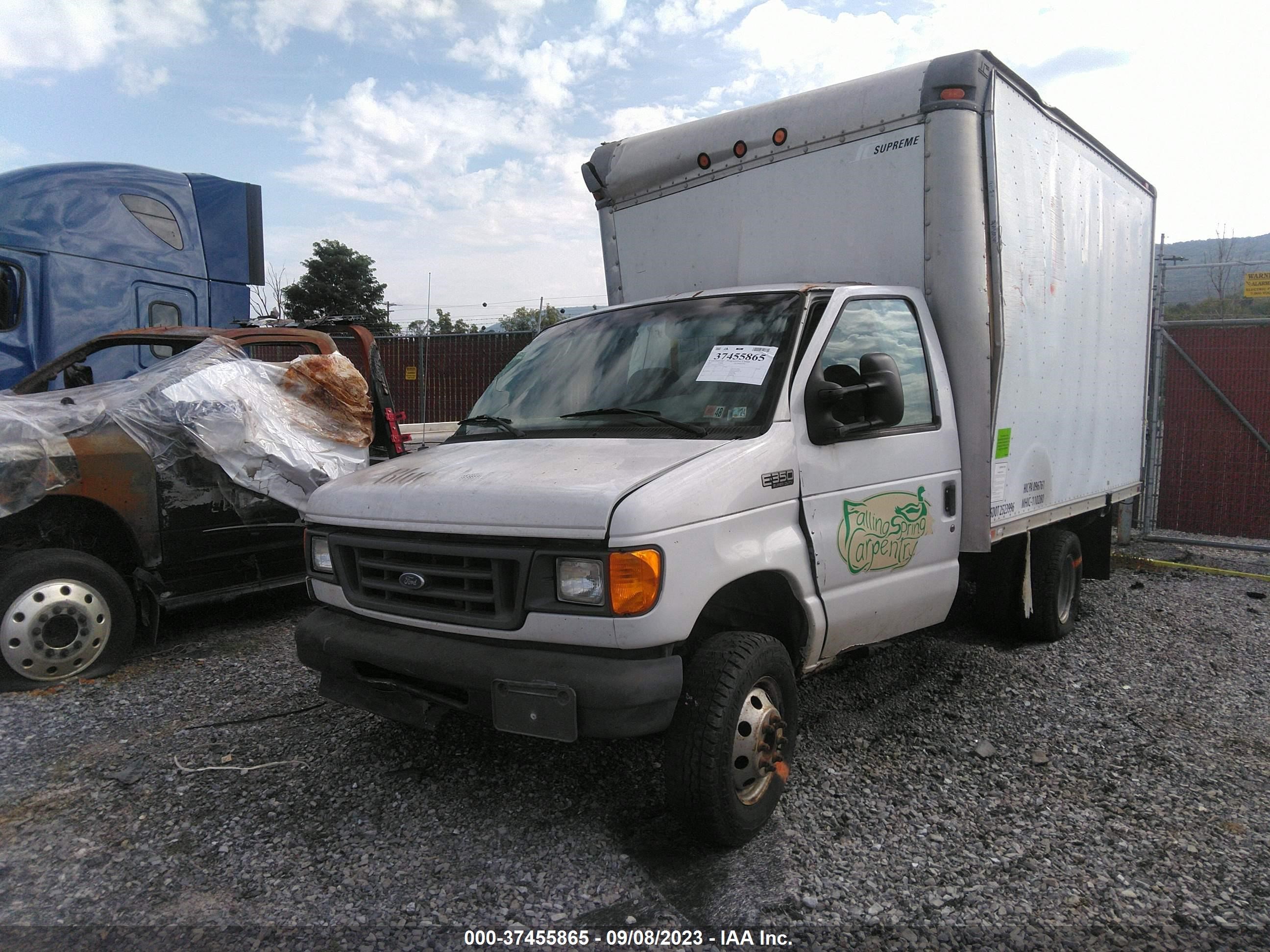 Photo 1 VIN: 1FDWE35F73HB41319 - FORD ECONOLINE 