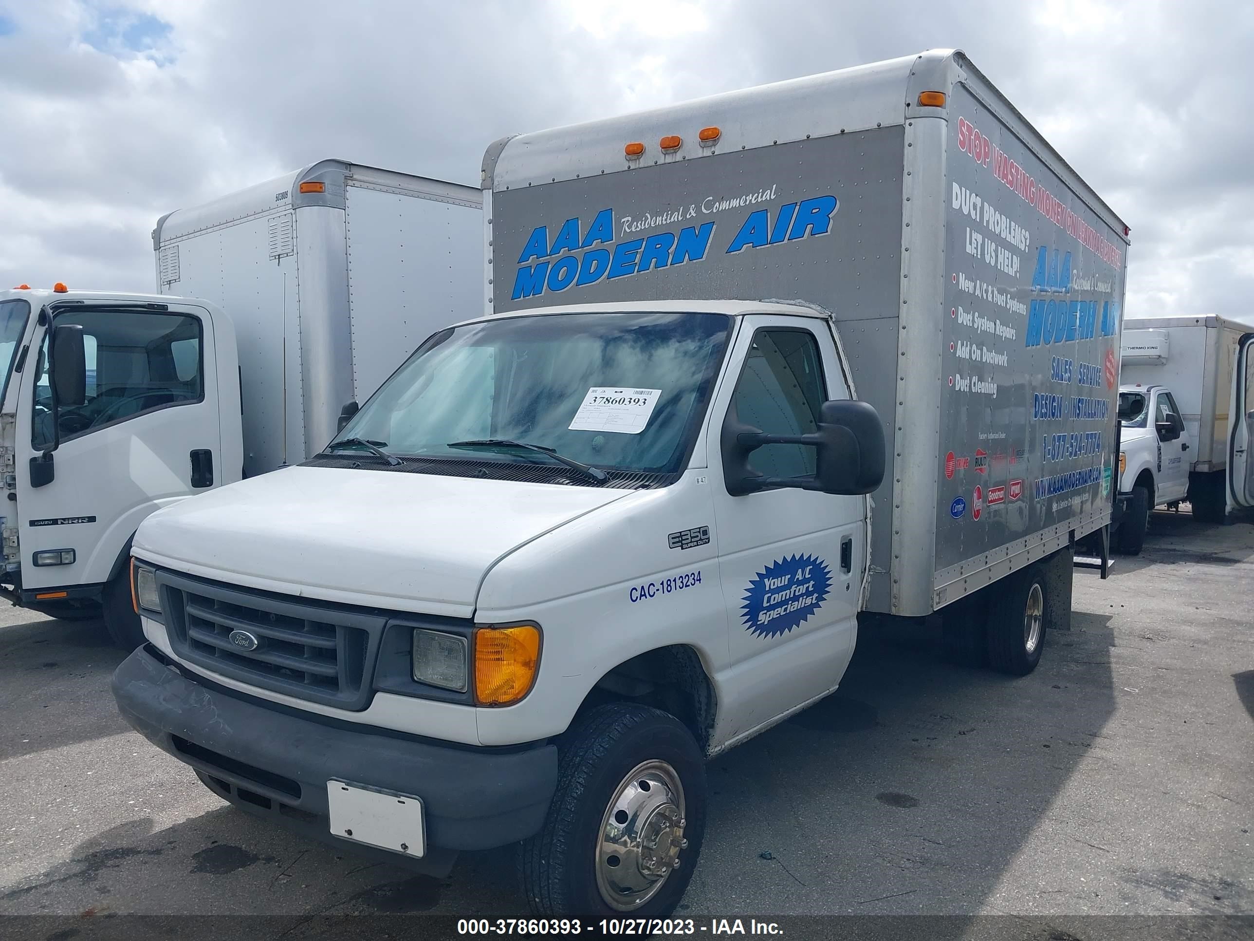 Photo 1 VIN: 1FDWE35L15HA51379 - FORD ECONOLINE 