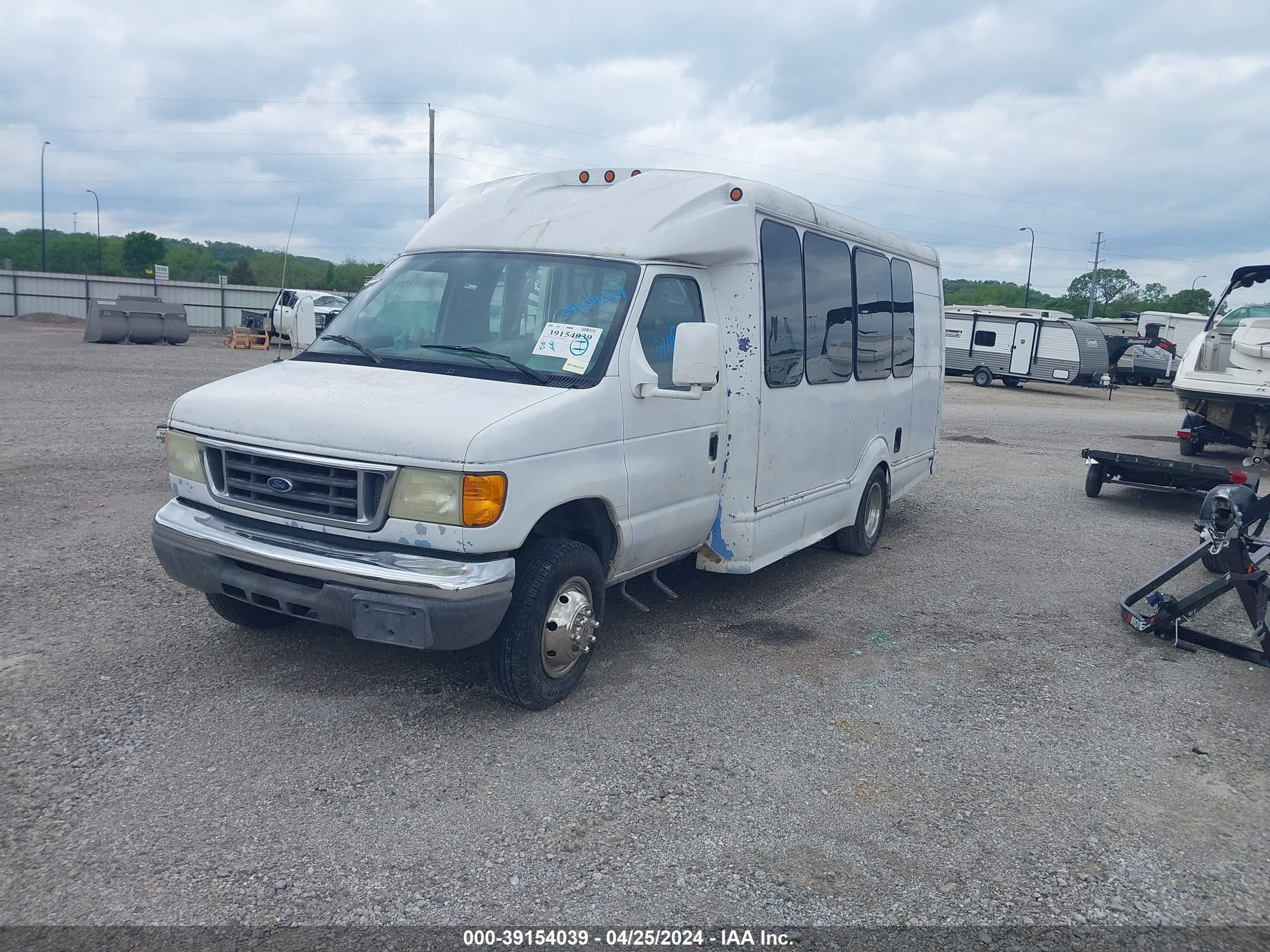 Photo 1 VIN: 1FDWE35L75HA52178 - FORD ECONOLINE 