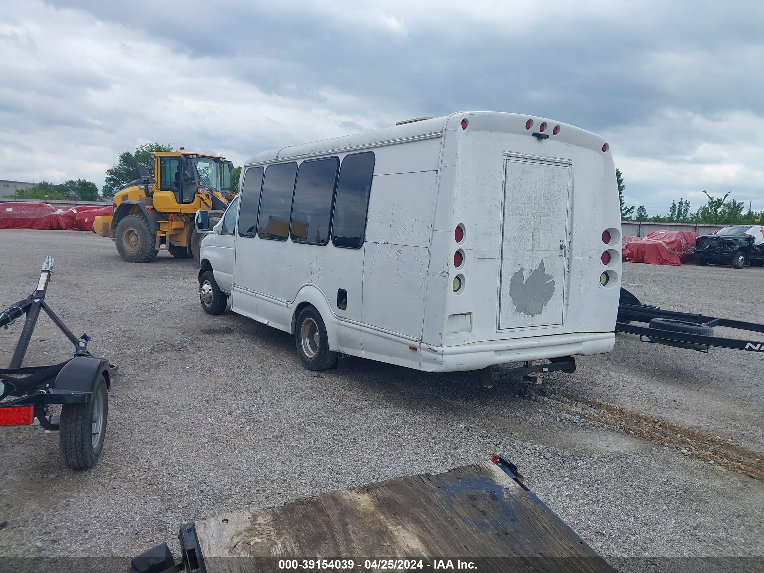 Photo 2 VIN: 1FDWE35L75HA52178 - FORD ECONOLINE 