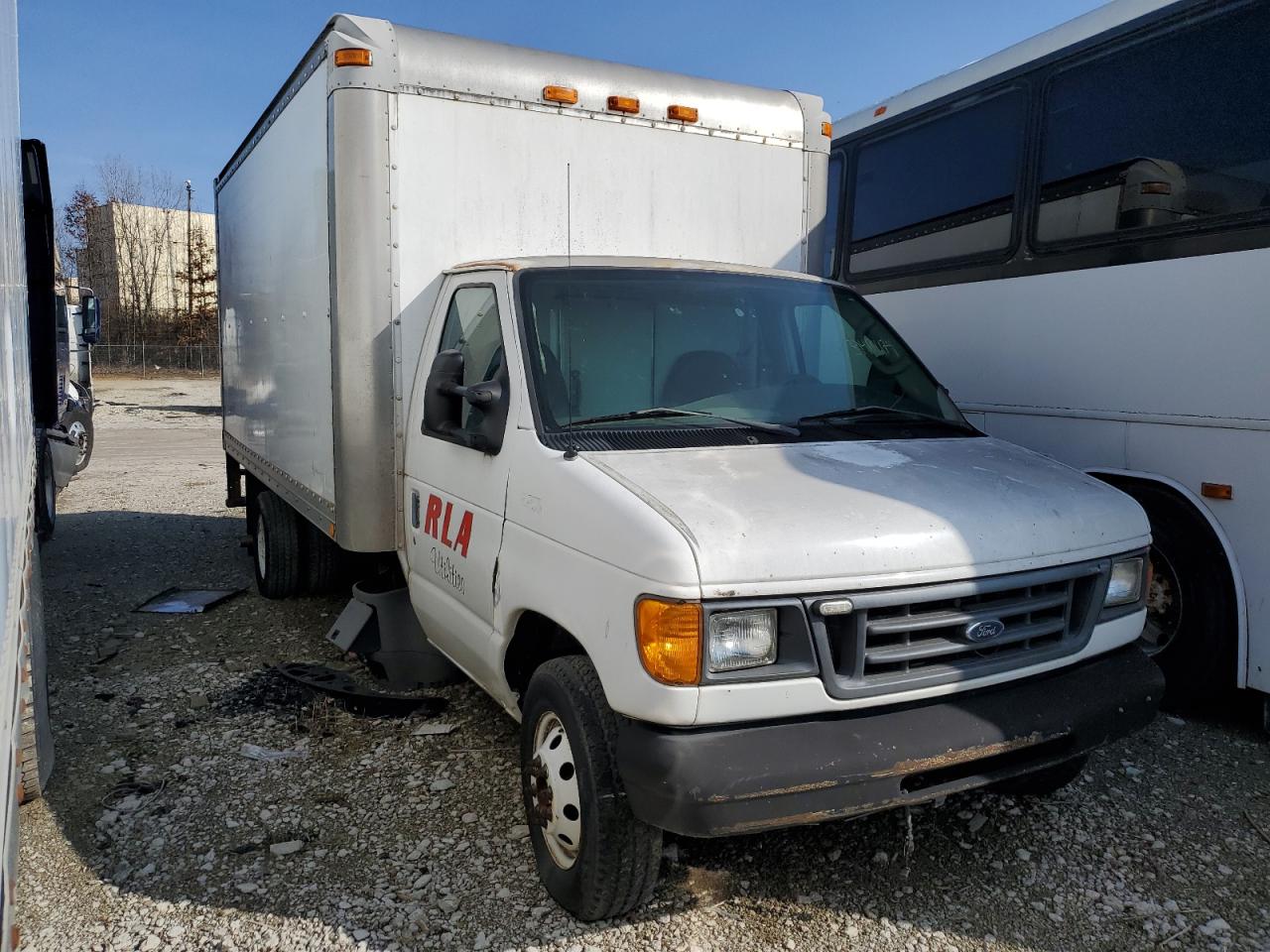 Photo 3 VIN: 1FDWE35P04HA78199 - FORD ECONOLINE 