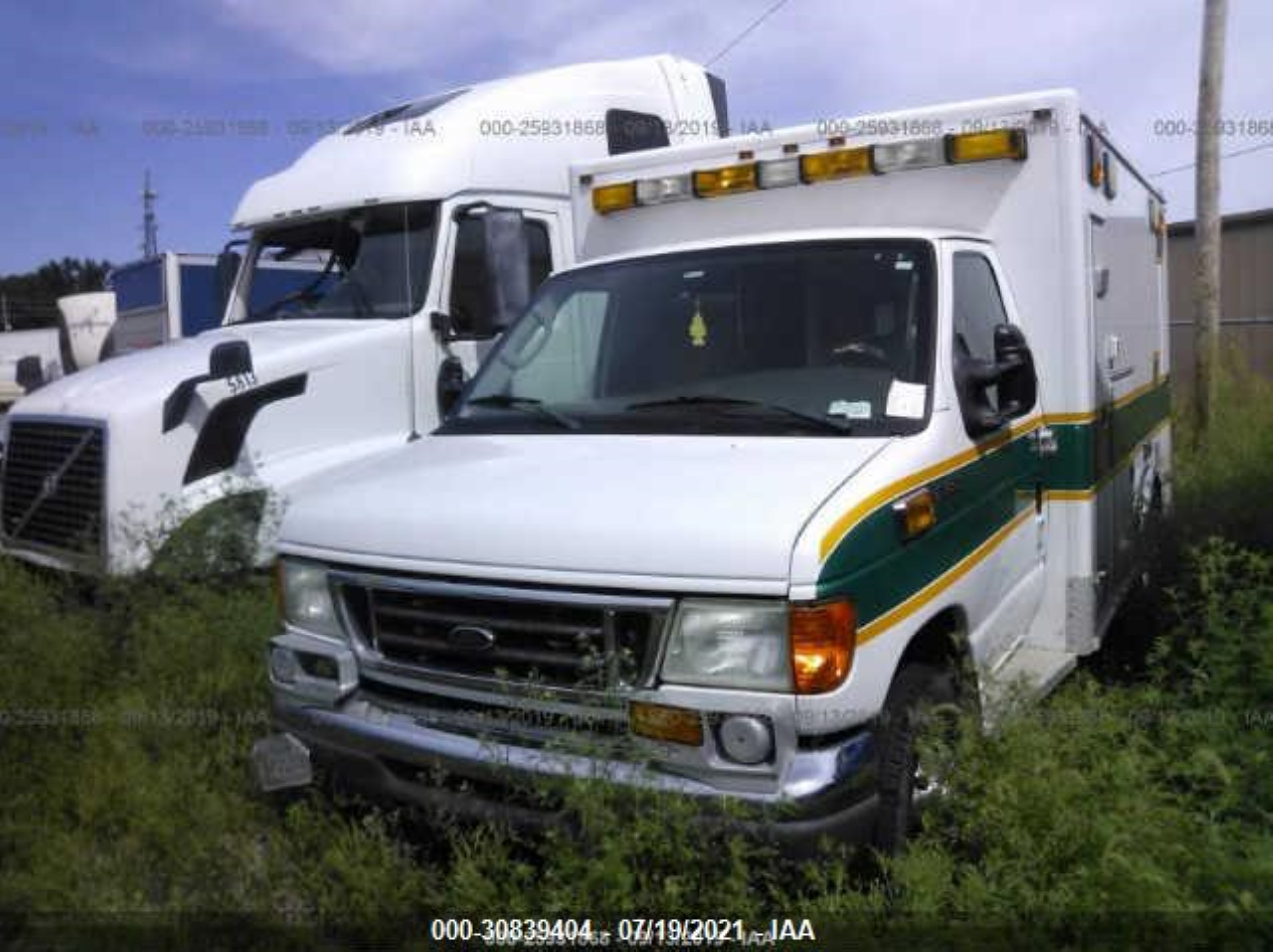 Photo 1 VIN: 1FDWE35P45HA20629 - FORD ECONOLINE 