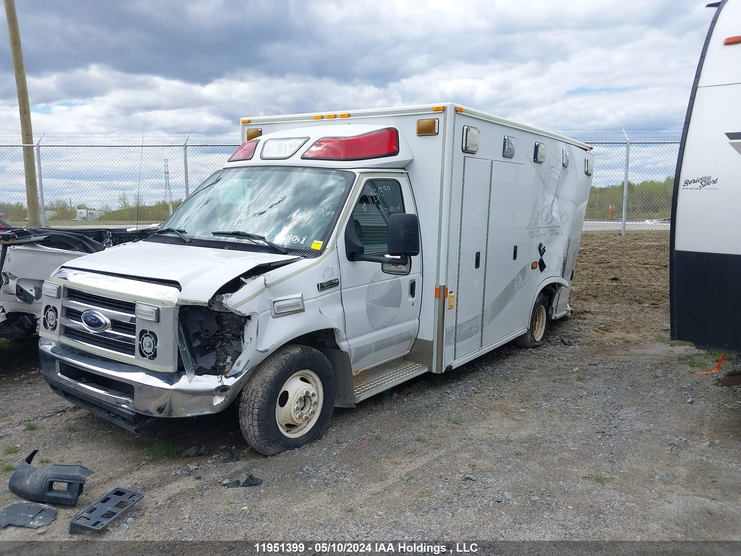 Photo 1 VIN: 1FDWE35P79DA65500 - FORD ECONOLINE 