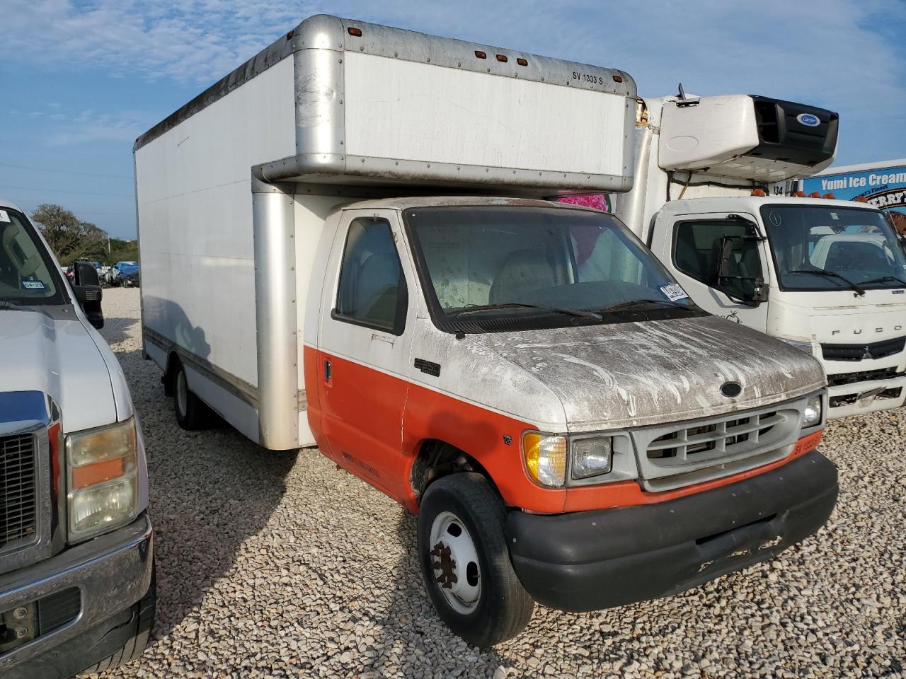 Photo 3 VIN: 1FDWE35S6YHA53365 - FORD ECONOLINE 