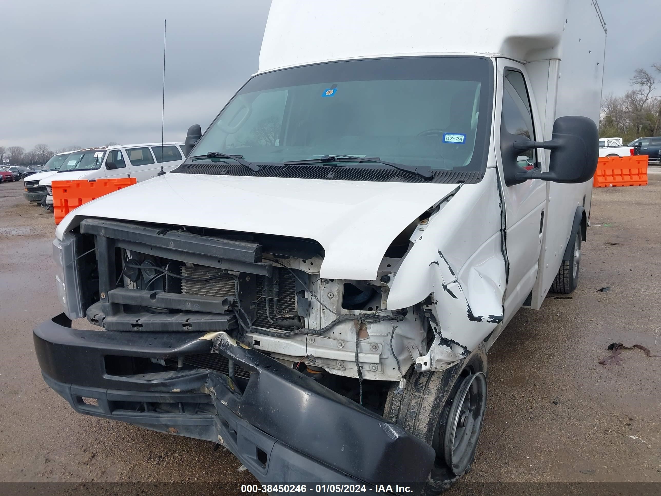 Photo 13 VIN: 1FDWE3FL8CDA90408 - FORD ECONOLINE 