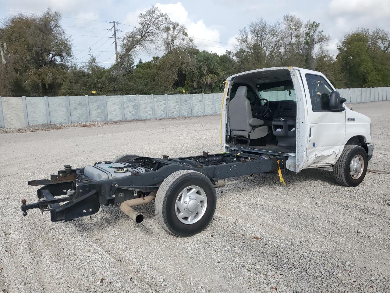 Photo 2 VIN: 1FDWE3FN2MDC33520 - FORD ECONOLINE 