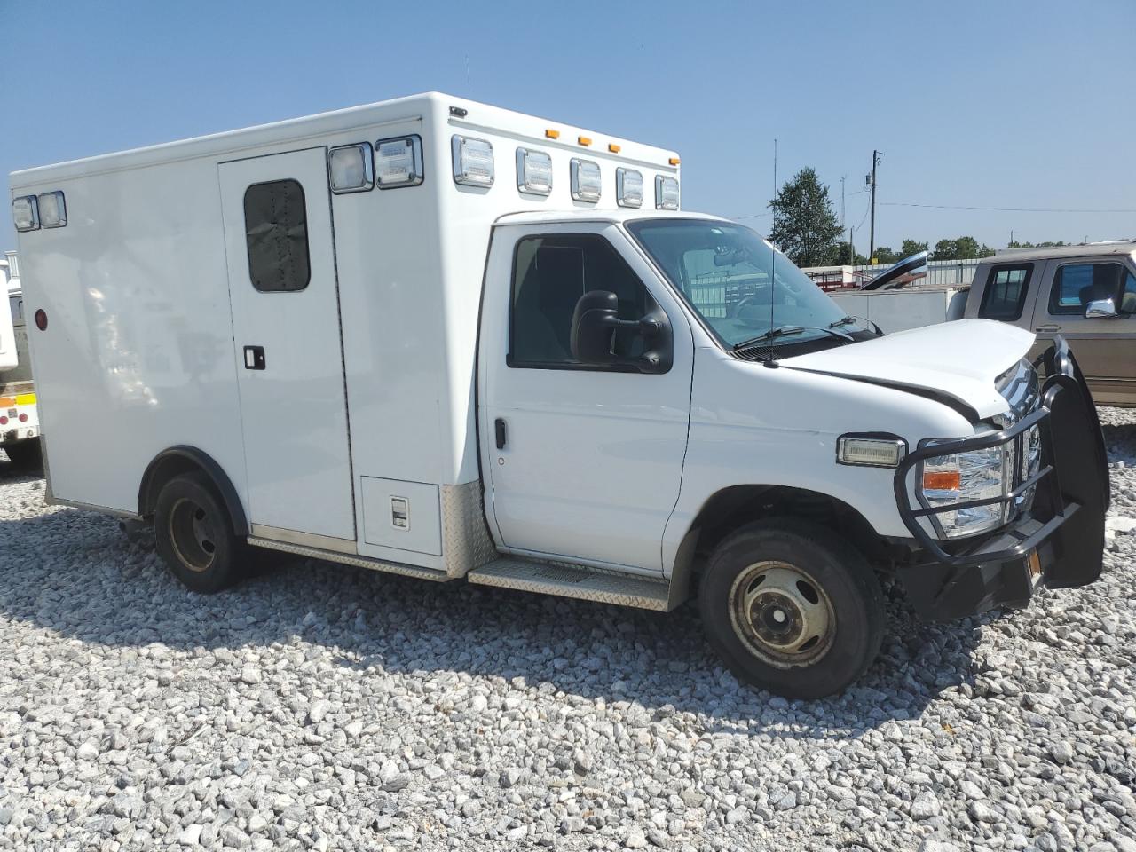 Photo 3 VIN: 1FDWE3FS8HDC67439 - FORD ECONOLINE 