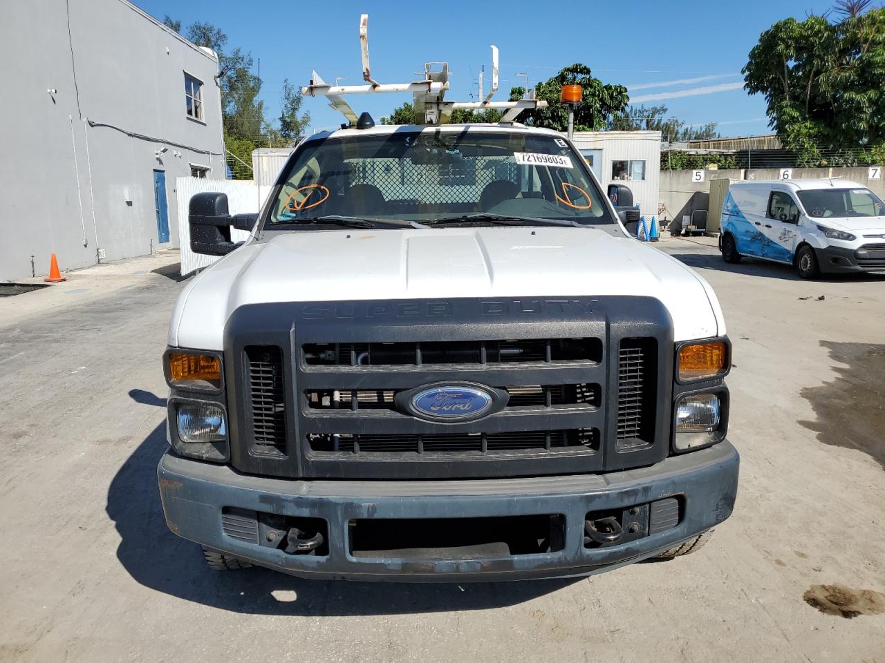 Photo 4 VIN: 1FDWF305X8EC54704 - FORD F350 