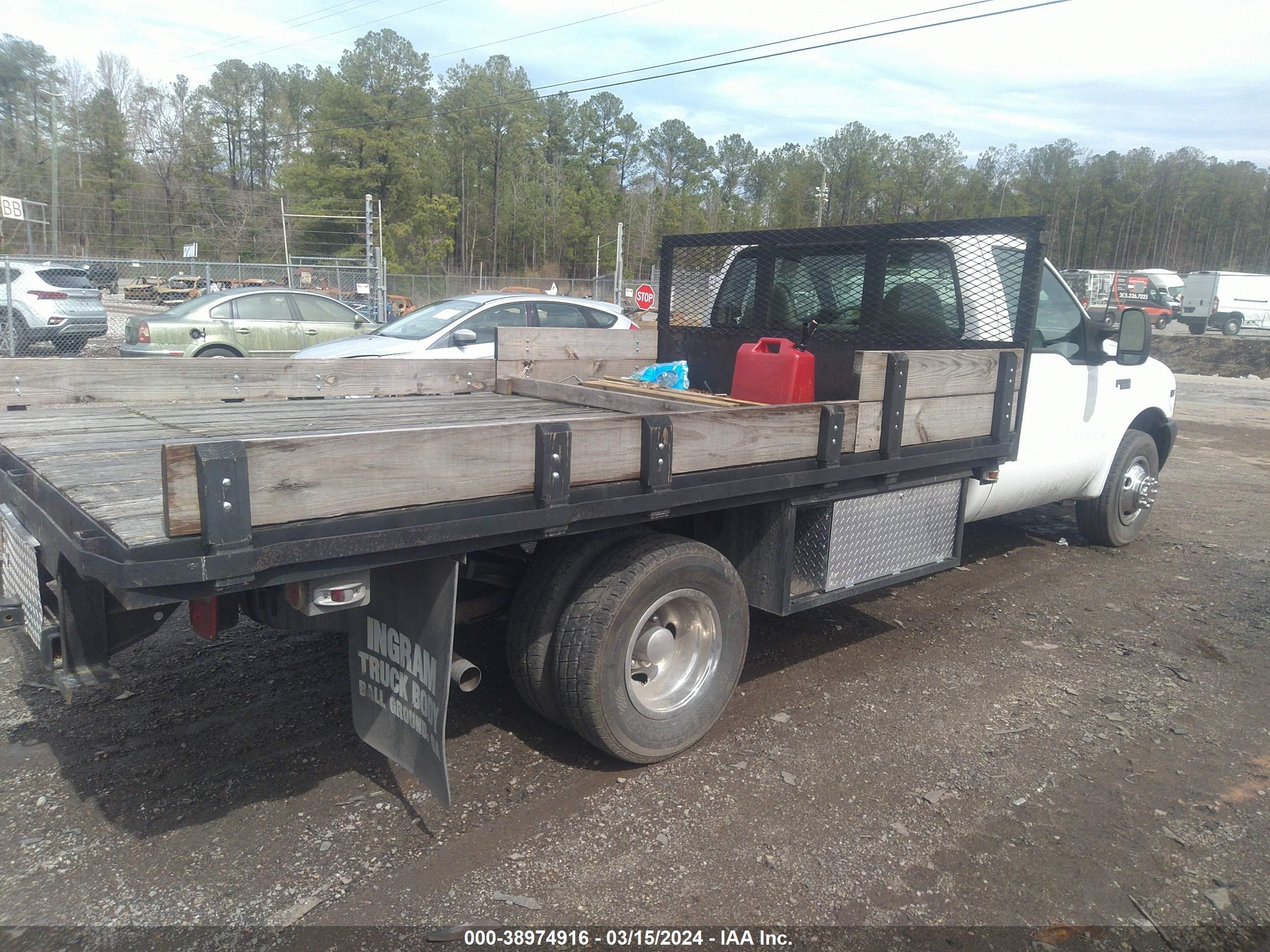 Photo 3 VIN: 1FDWF36L0XEC16774 - FORD F350 