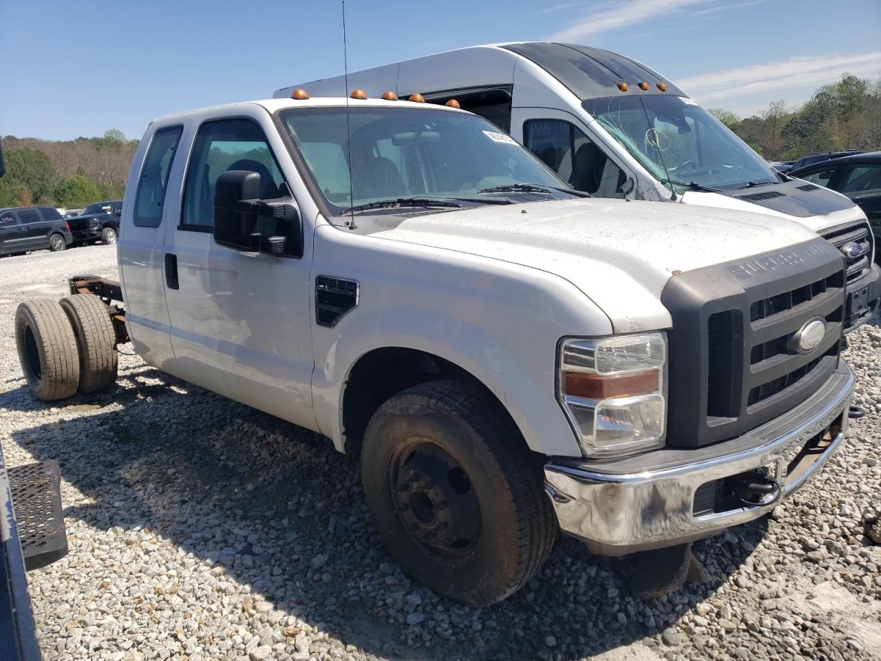 Photo 3 VIN: 1FDWX36Y29EA33162 - FORD F350 