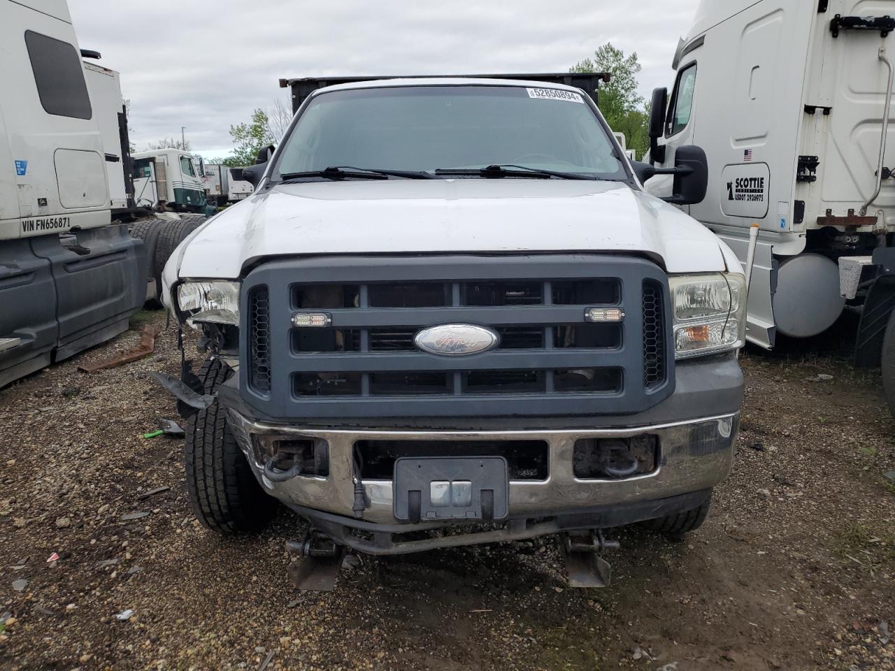 Photo 4 VIN: 1FDWX37P47EA86853 - FORD F350 