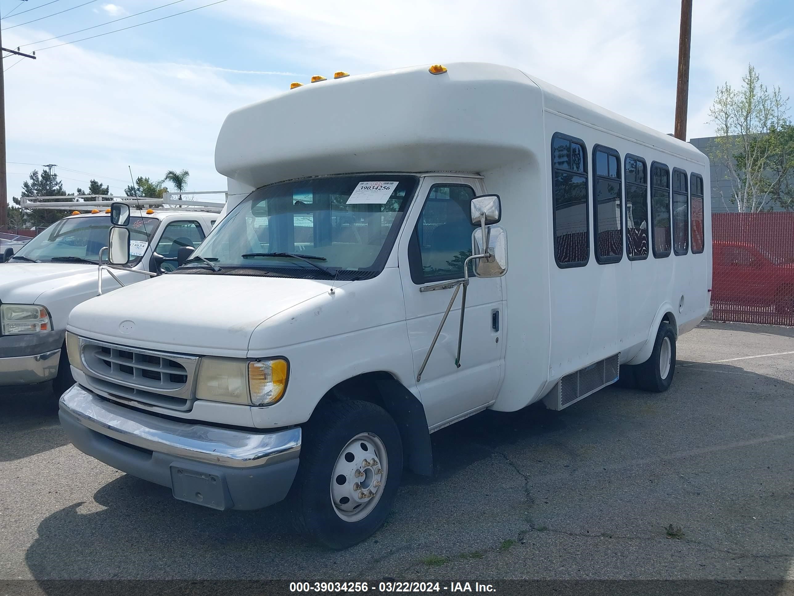 Photo 1 VIN: 1FDXE40SXXHB56546 - FORD ECONOLINE 