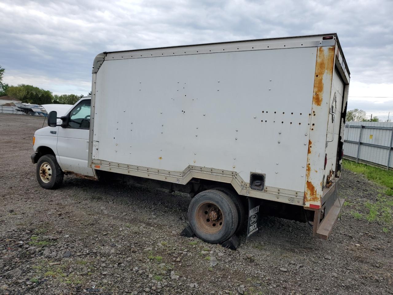 Photo 1 VIN: 1FDXE45P45HB31885 - FORD ECONOLINE 