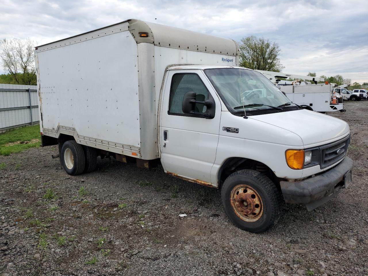 Photo 3 VIN: 1FDXE45P45HB31885 - FORD ECONOLINE 