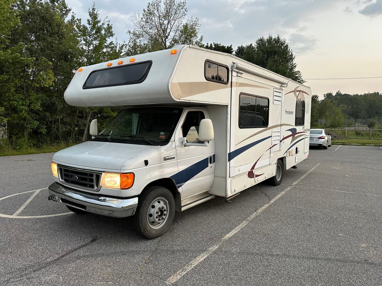 Photo 1 VIN: 1FDXE45P56HA20036 - FORD ECONOLINE 