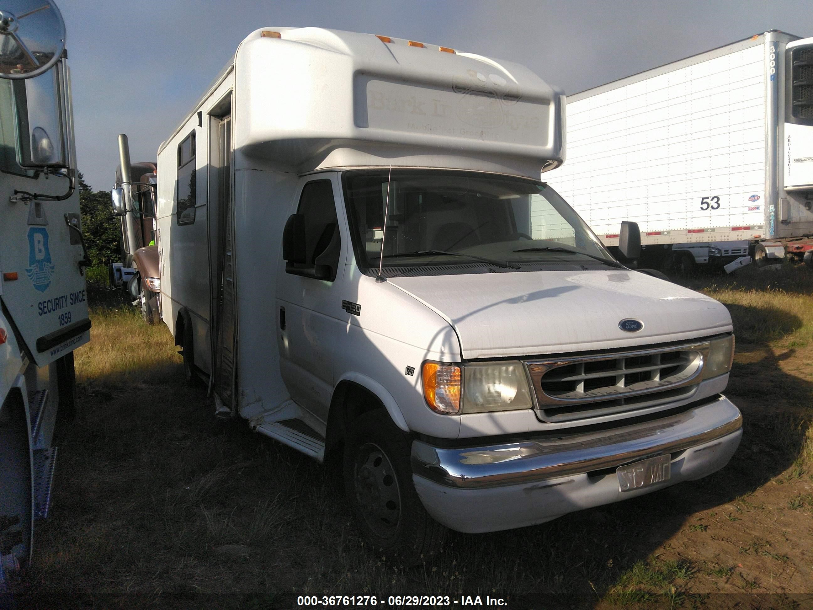 Photo 1 VIN: 1FDXE45S02HB66195 - FORD ECONOLINE 