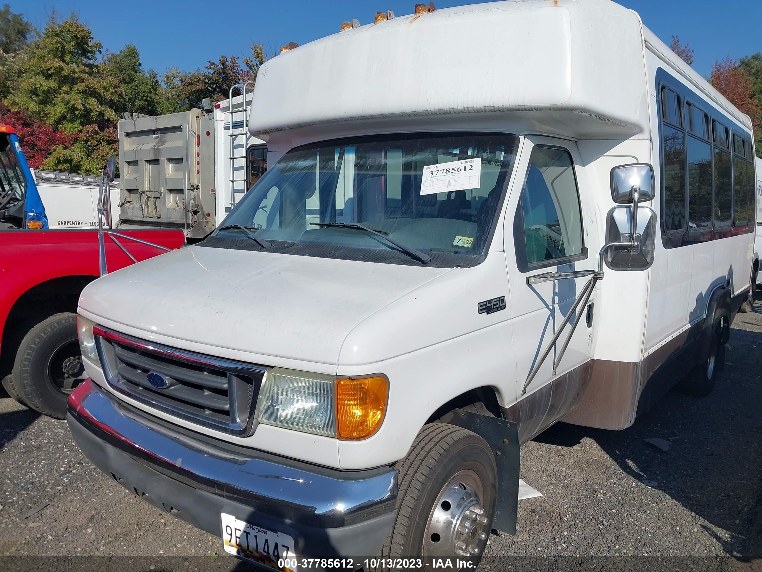 Photo 1 VIN: 1FDXE45S05HB39129 - FORD ECONOLINE 