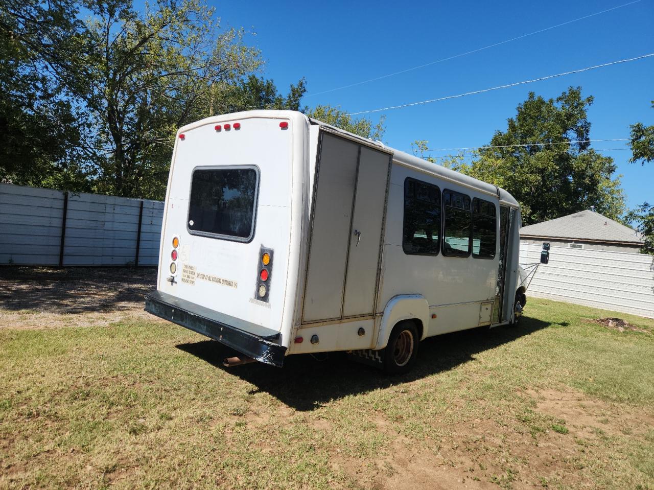 Photo 3 VIN: 1FDXE45S91HB63617 - FORD ECONOLINE 