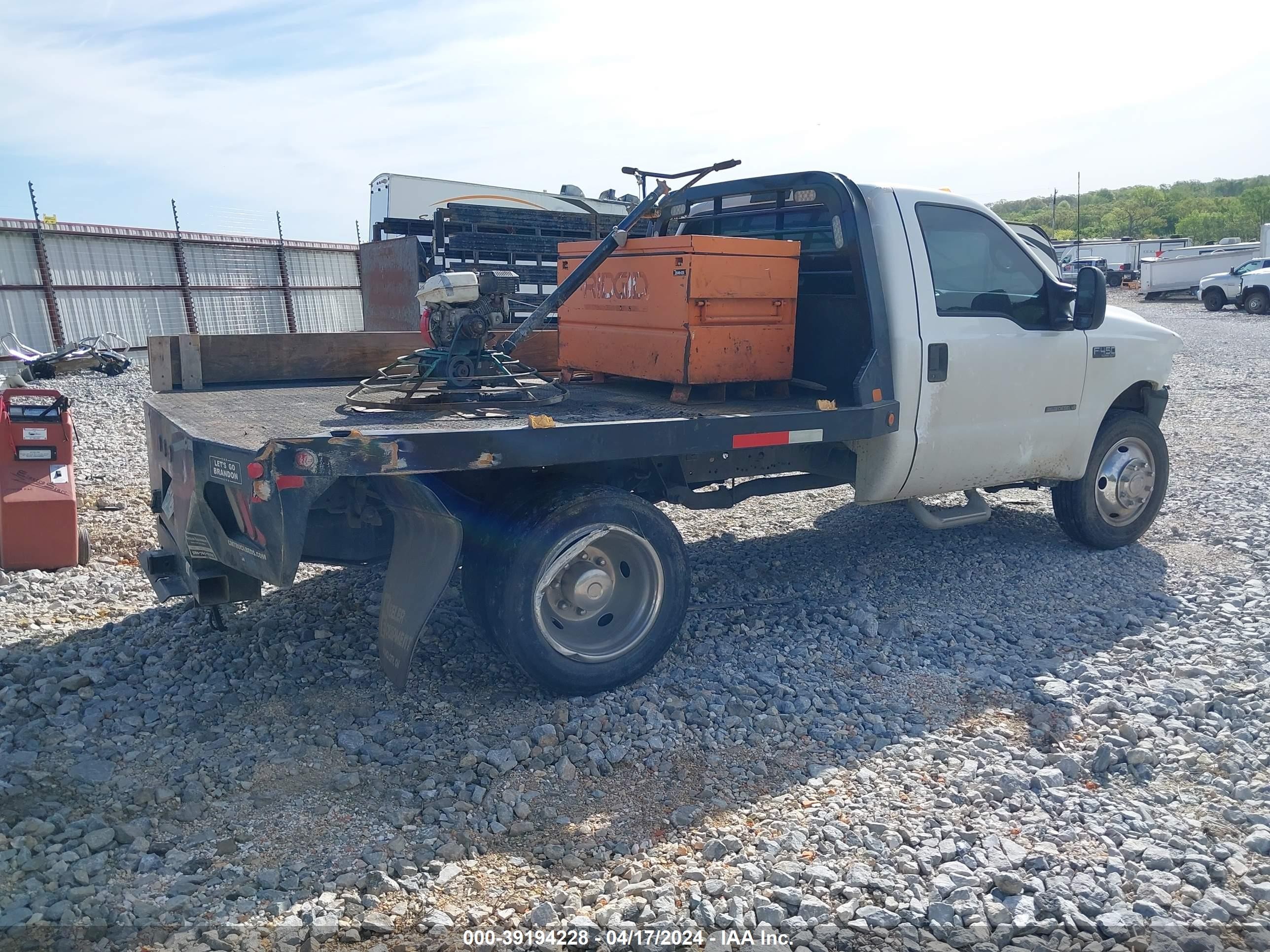 Photo 3 VIN: 1FDXF46F62ED64795 - FORD F450 