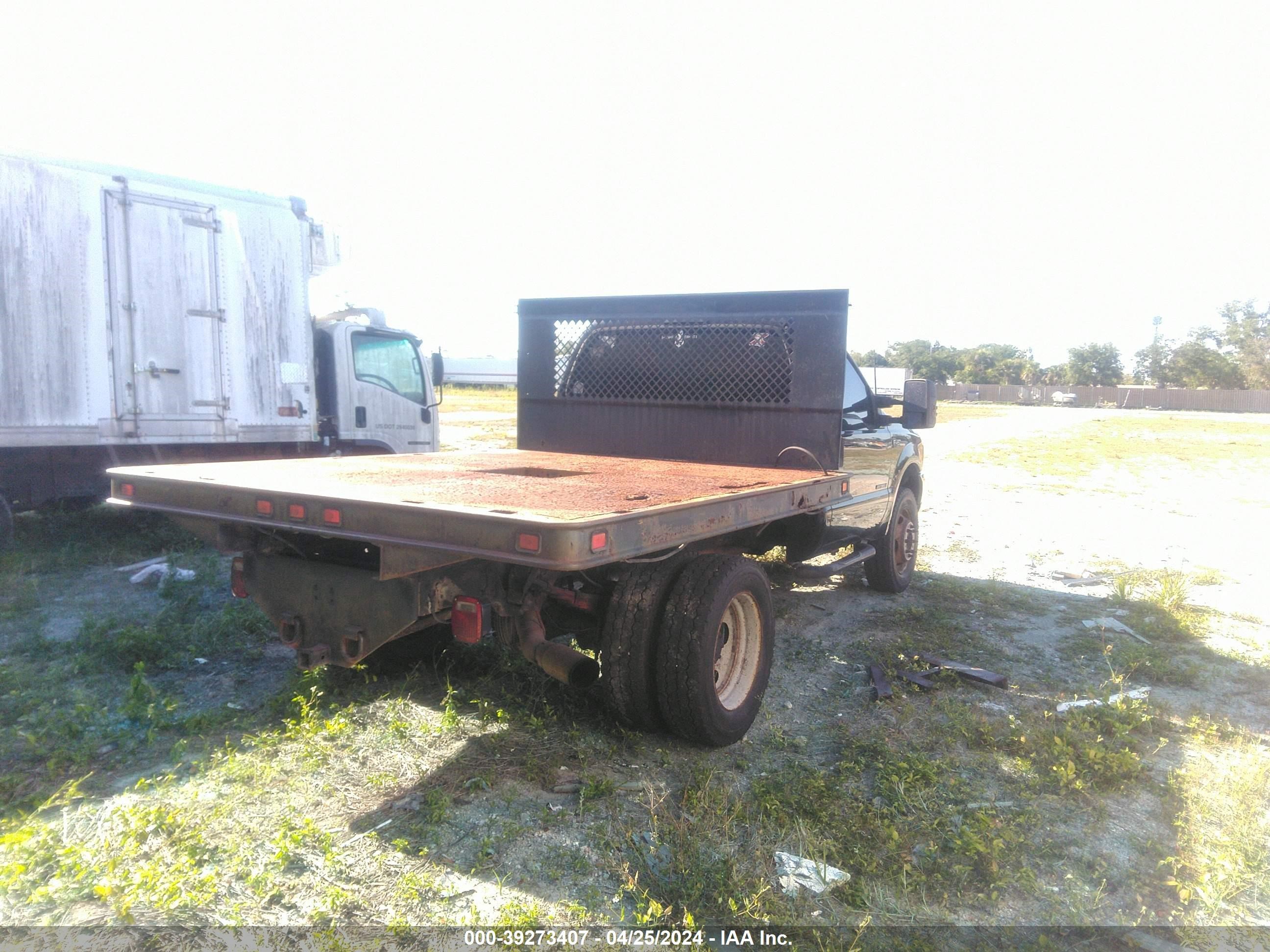 Photo 3 VIN: 1FDXF46F6XEC59942 - FORD F450 