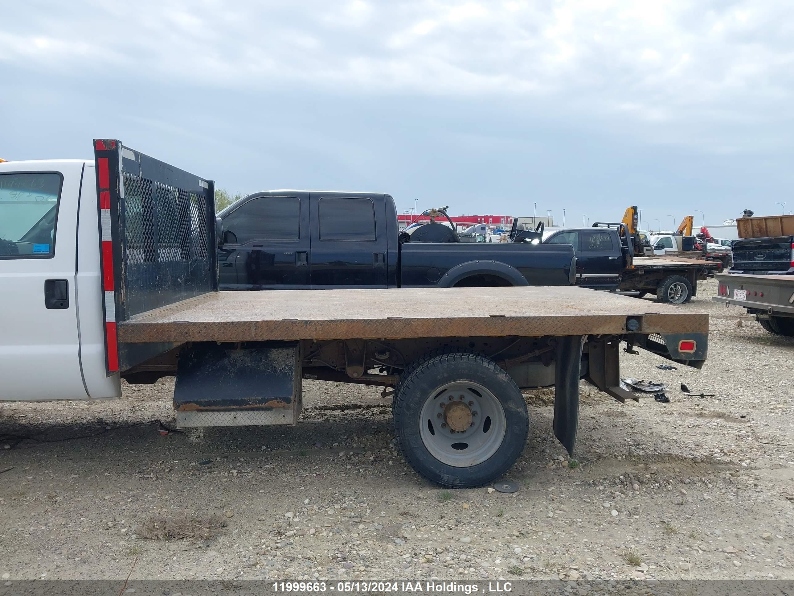 Photo 6 VIN: 1FDXF46P97EA73367 - FORD F450 