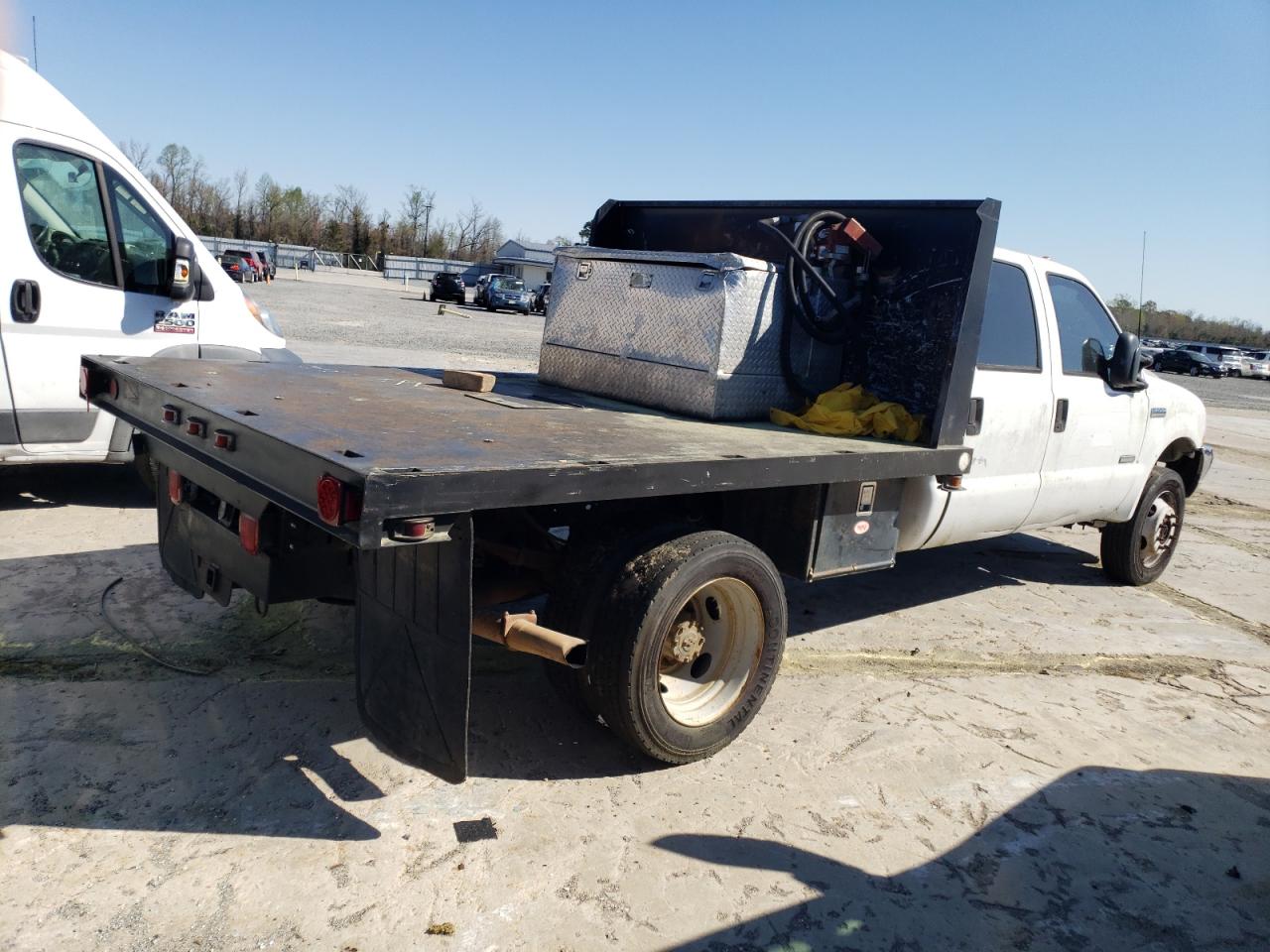 Photo 2 VIN: 1FDXW47F02ED39194 - FORD F450 