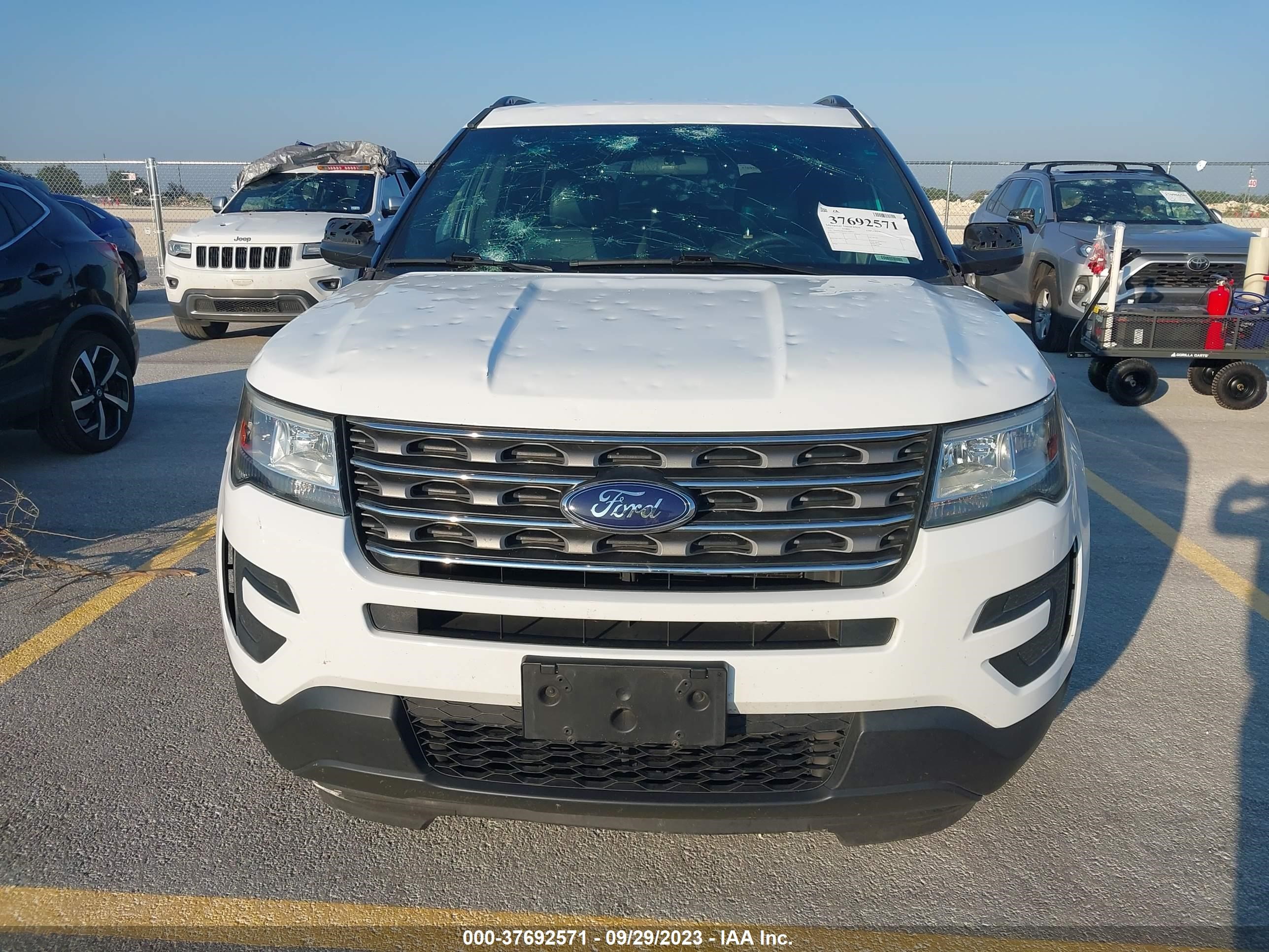 Photo 11 VIN: 1FM5K7B8XGGA46931 - FORD EXPLORER 