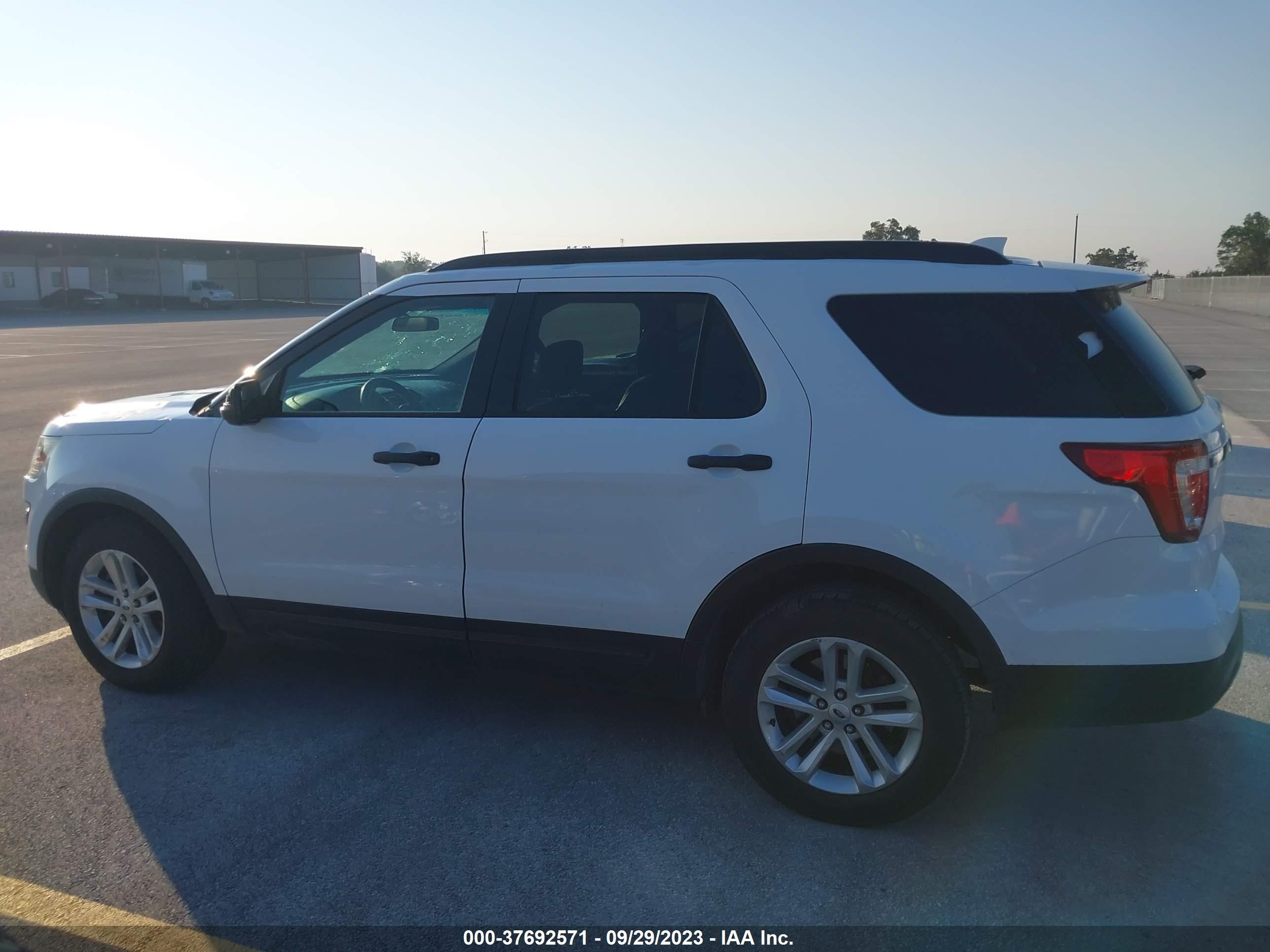 Photo 13 VIN: 1FM5K7B8XGGA46931 - FORD EXPLORER 