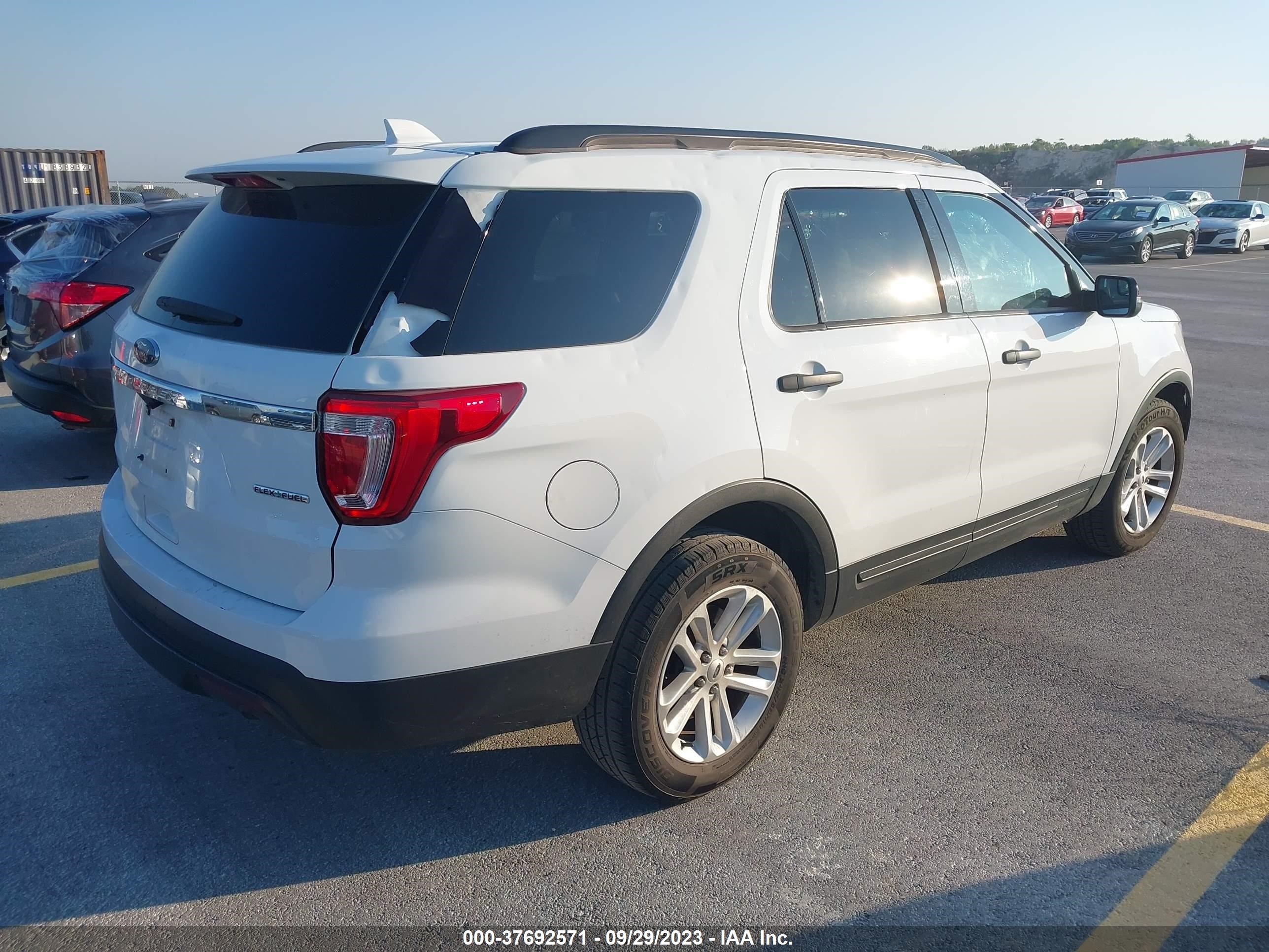 Photo 3 VIN: 1FM5K7B8XGGA46931 - FORD EXPLORER 