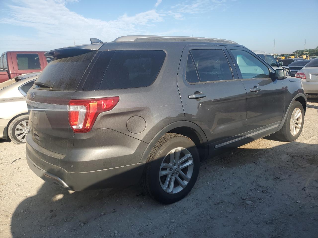 Photo 2 VIN: 1FM5K7D81HGA69075 - FORD EXPLORER 