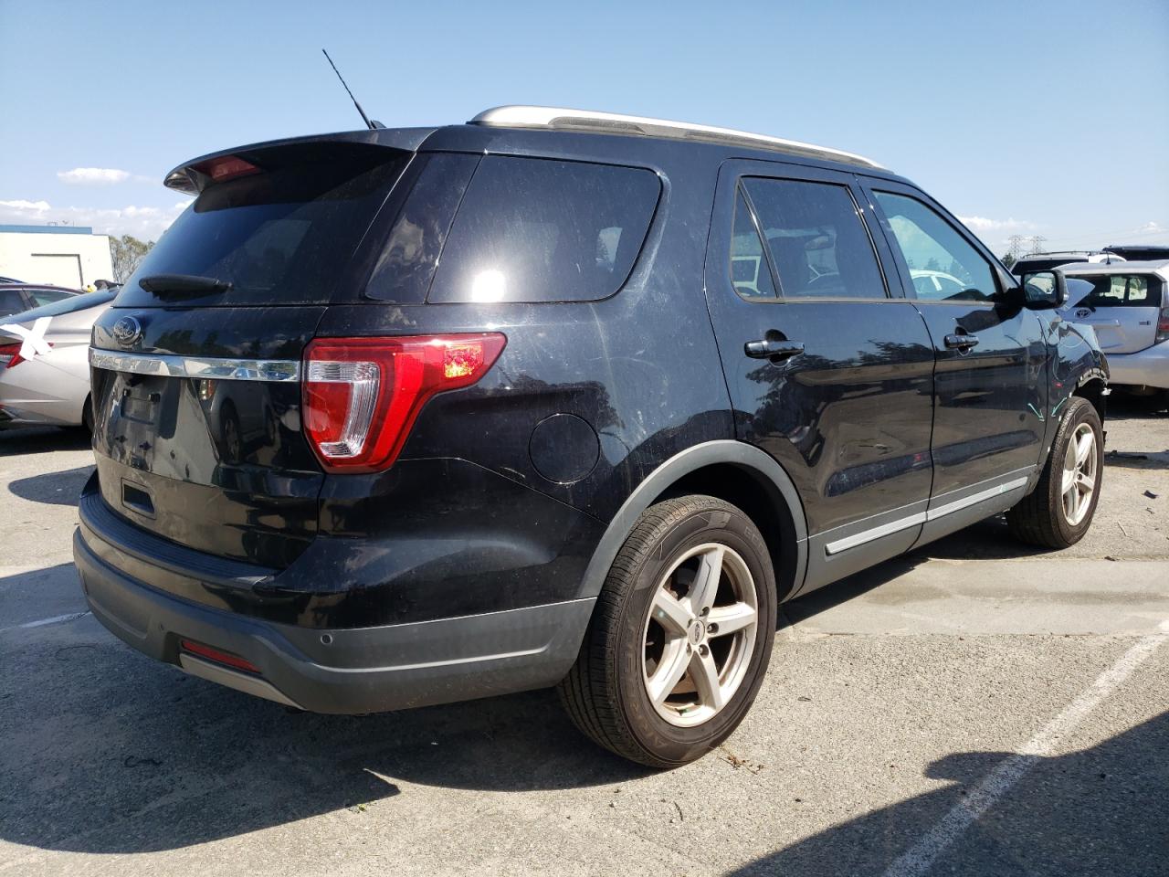 Photo 2 VIN: 1FM5K7D81KGB09033 - FORD EXPLORER 