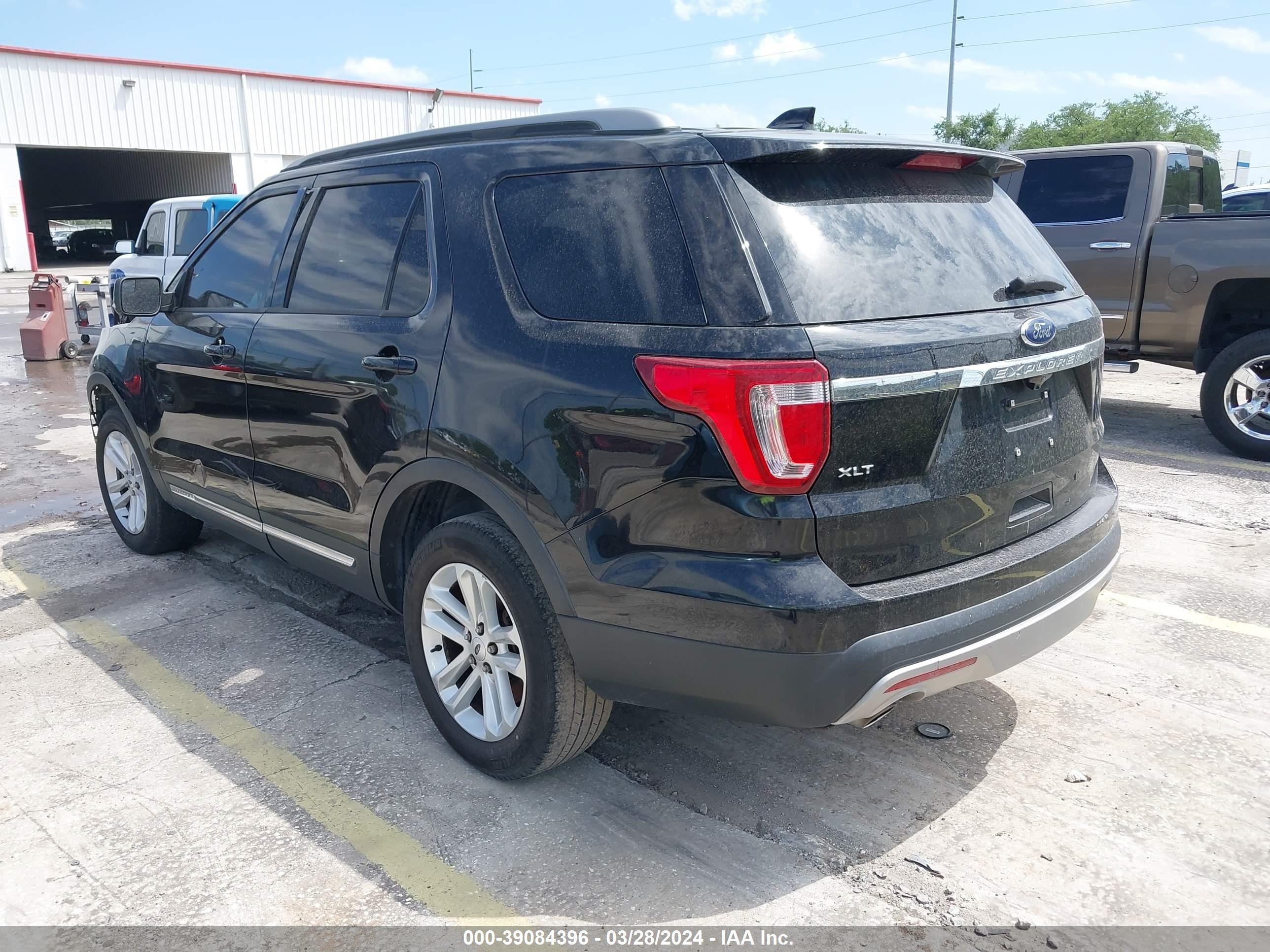 Photo 2 VIN: 1FM5K7D82HGC31344 - FORD EXPLORER 