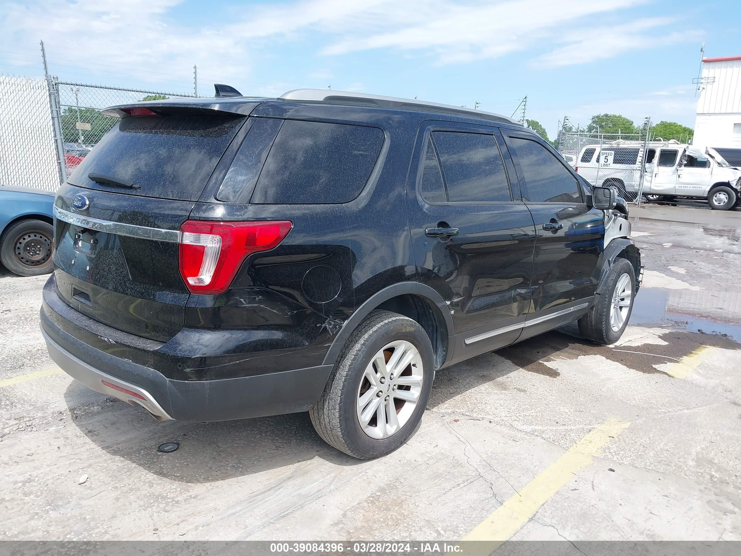 Photo 3 VIN: 1FM5K7D82HGC31344 - FORD EXPLORER 