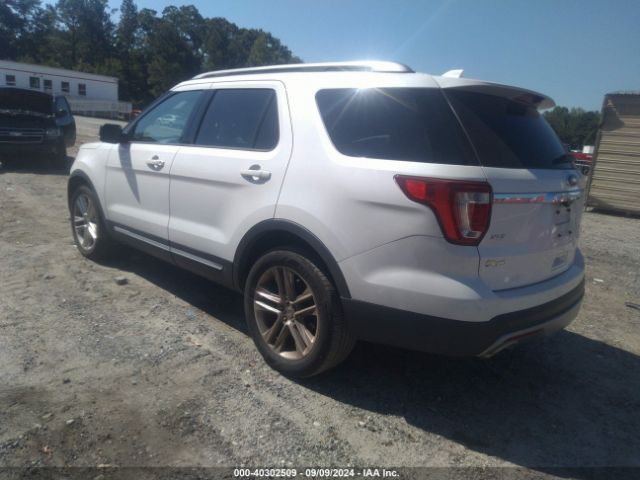 Photo 2 VIN: 1FM5K7D82HGC64831 - FORD EXPLORER 