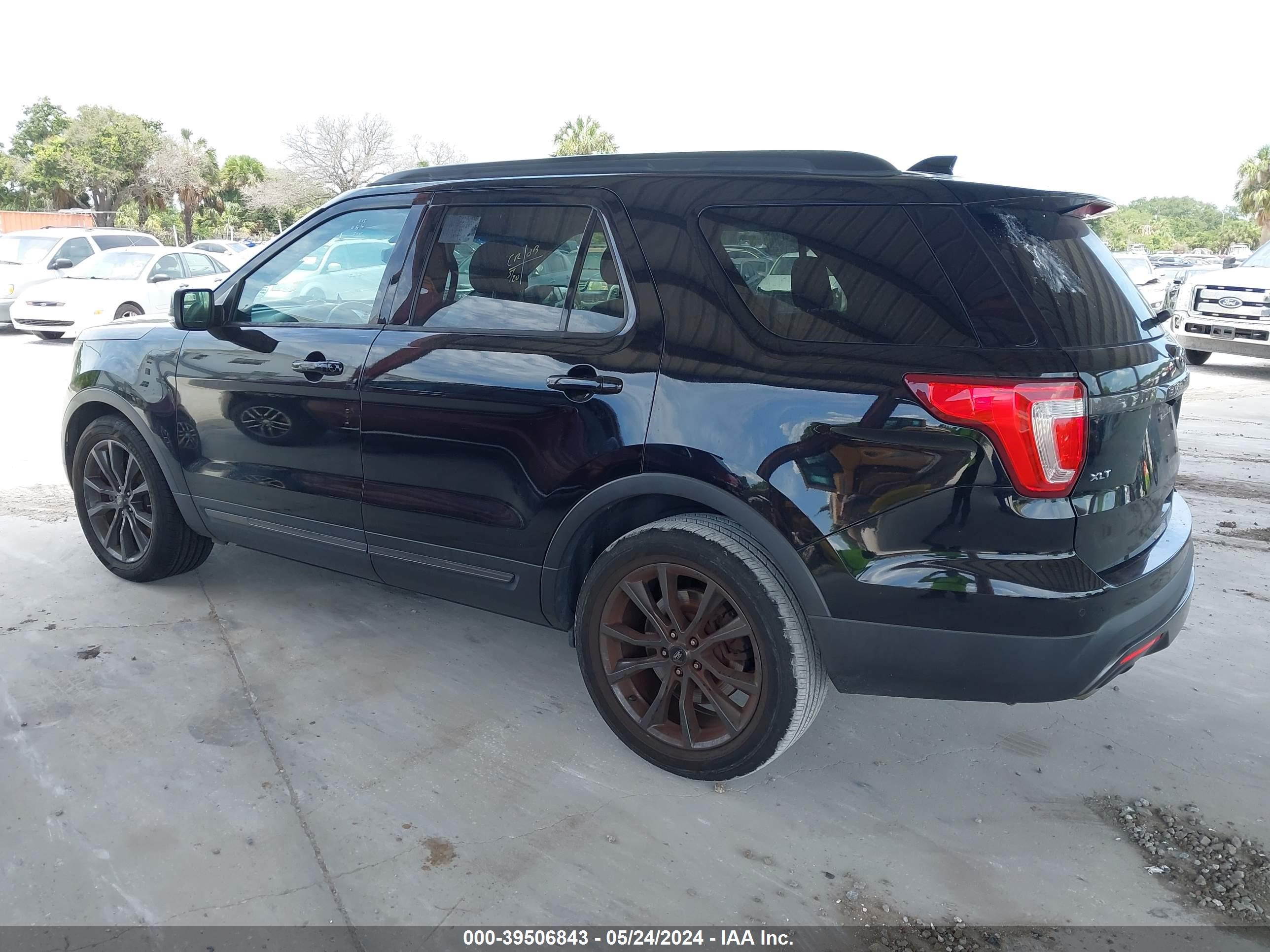 Photo 2 VIN: 1FM5K7D83HGB61739 - FORD EXPLORER 