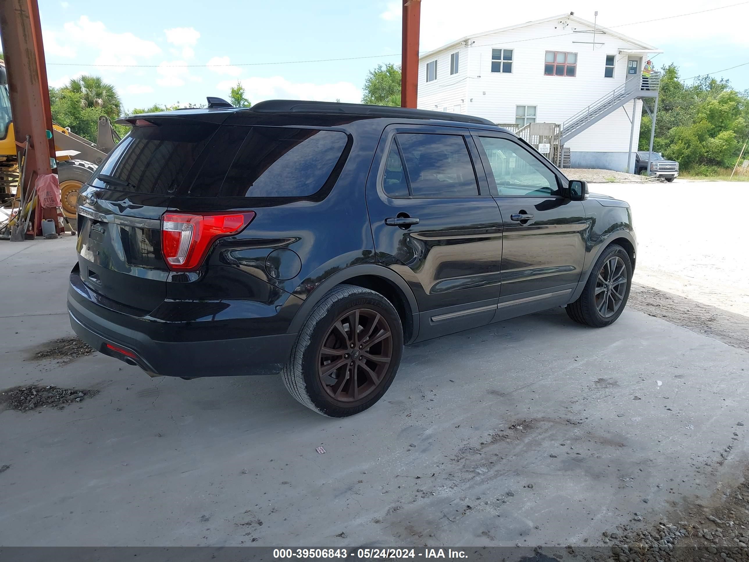 Photo 3 VIN: 1FM5K7D83HGB61739 - FORD EXPLORER 