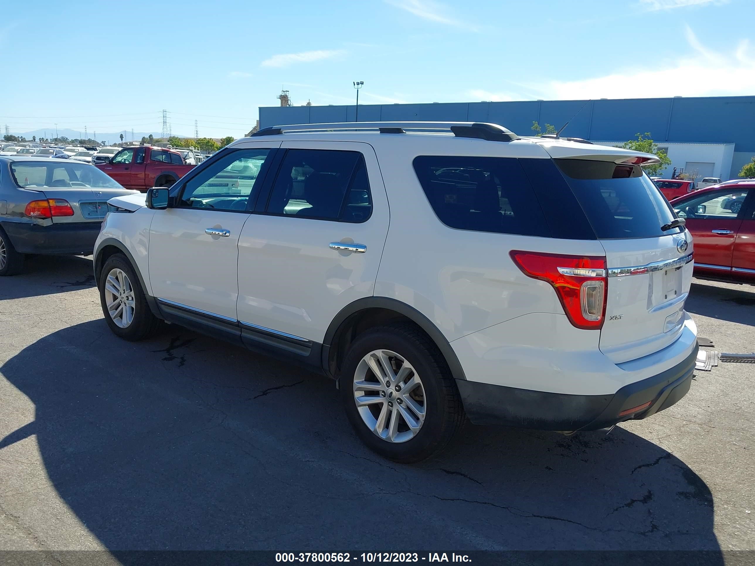 Photo 2 VIN: 1FM5K7D84DGB84232 - FORD EXPLORER 