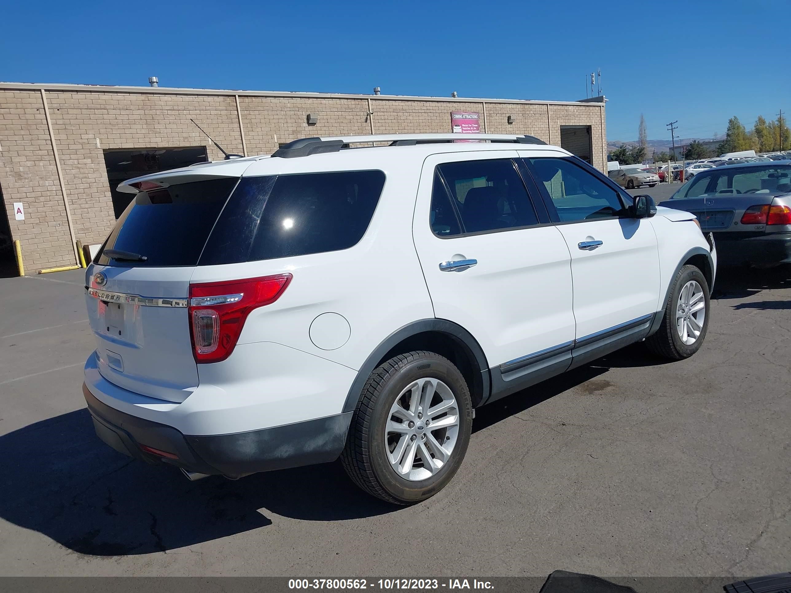 Photo 3 VIN: 1FM5K7D84DGB84232 - FORD EXPLORER 