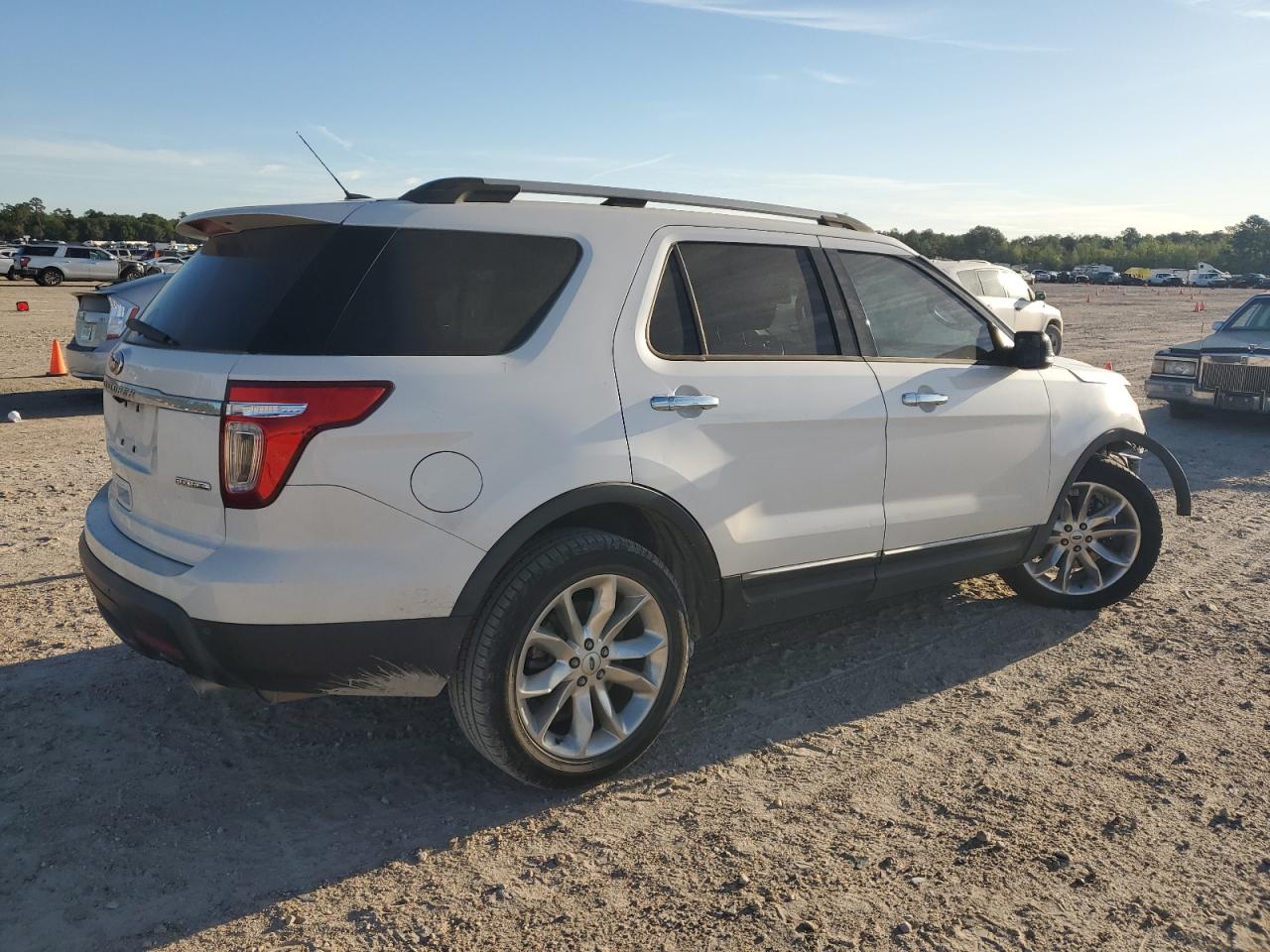 Photo 2 VIN: 1FM5K7D84EGB35713 - FORD EXPLORER 