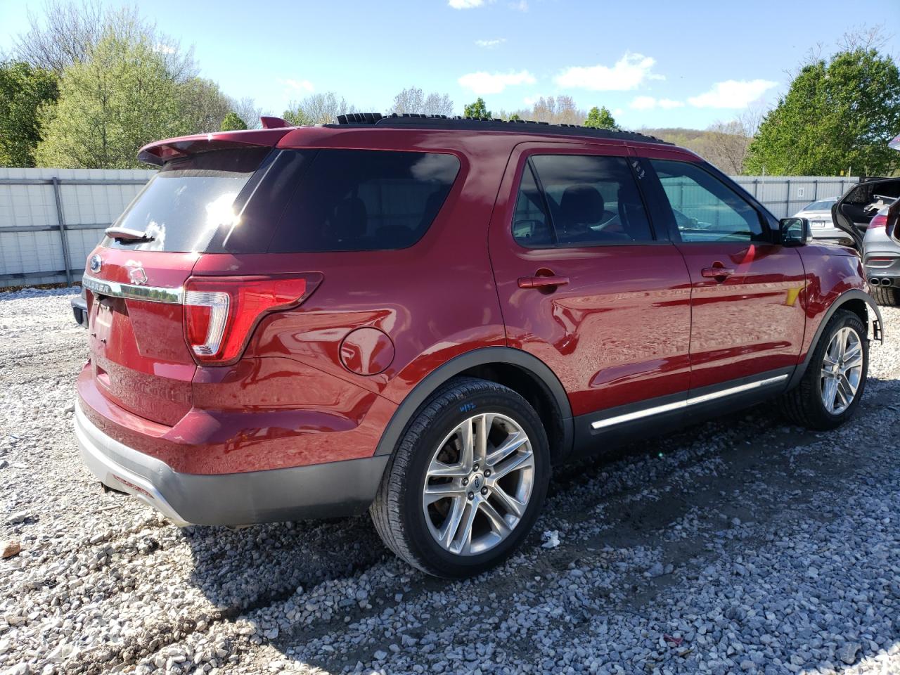 Photo 2 VIN: 1FM5K7D84HGD53784 - FORD EXPLORER 