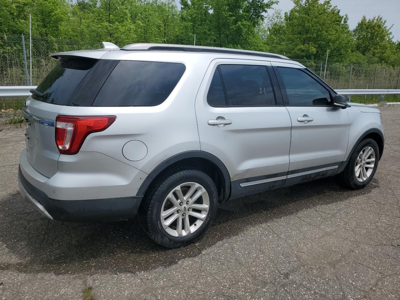 Photo 2 VIN: 1FM5K7D86HGB76350 - FORD EXPLORER 