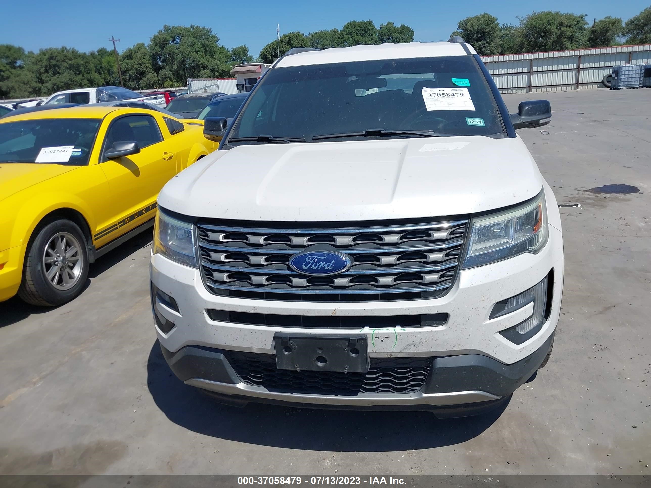 Photo 11 VIN: 1FM5K7D86HGD98774 - FORD EXPLORER 